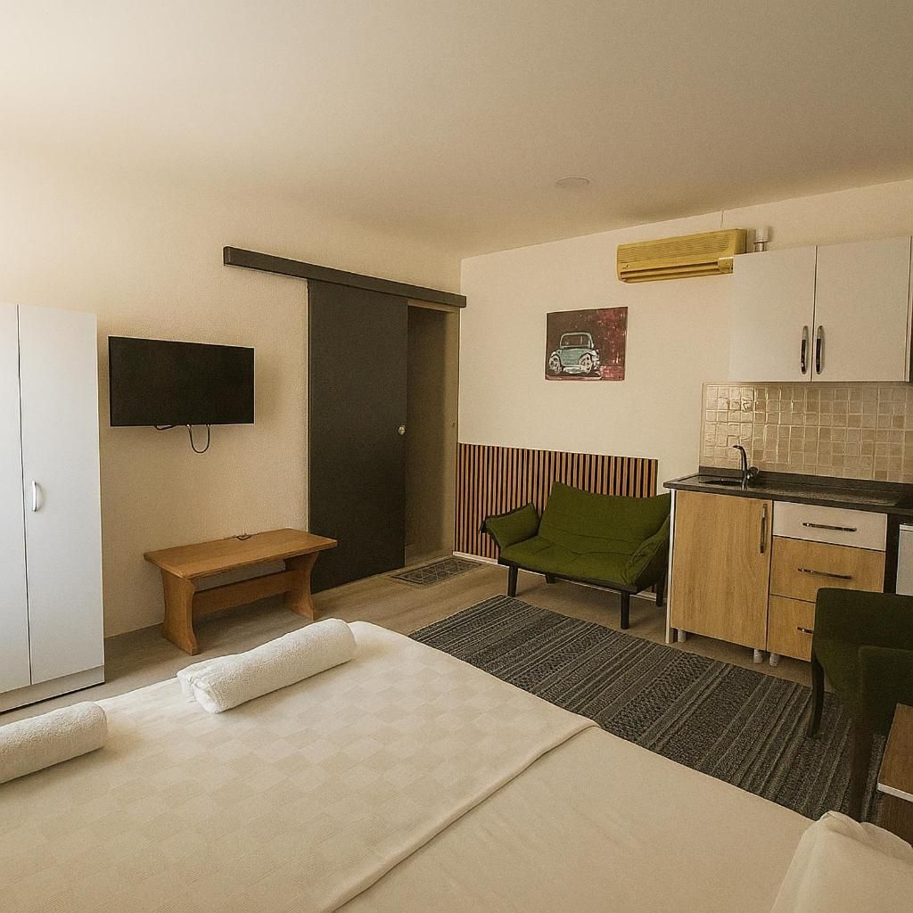 Hillside Apart House Deluxe Double Studio 3