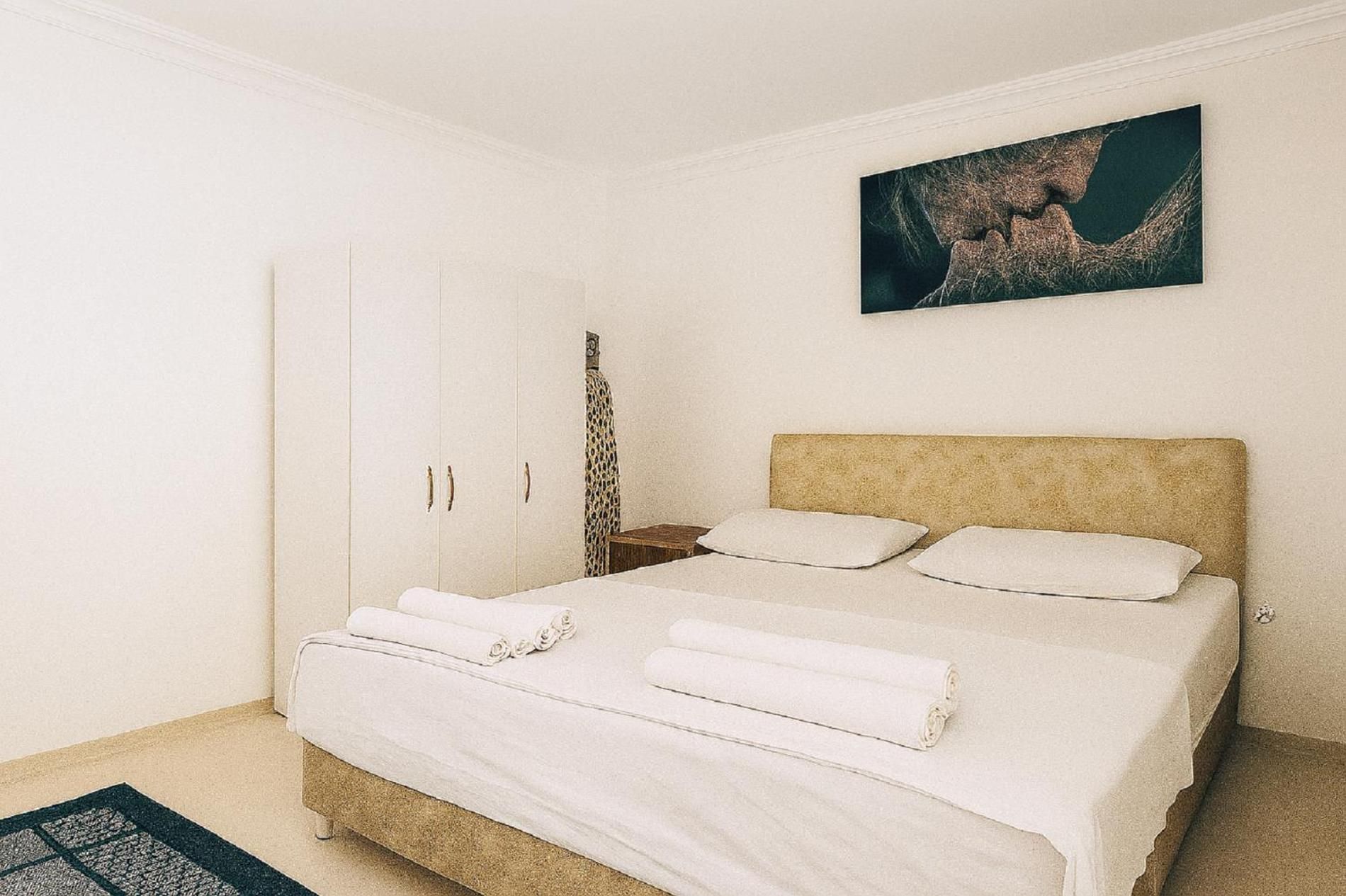 Hillside Apart House Standard Studio 3