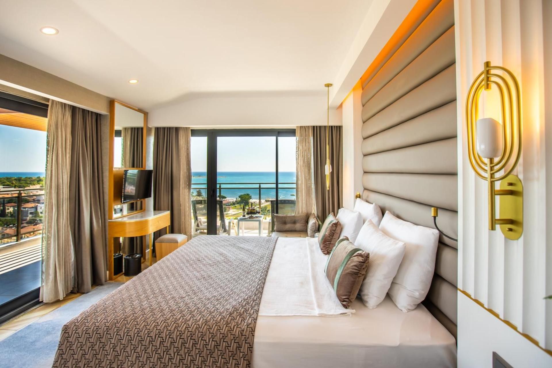 Double Room with Balcony and Sea View