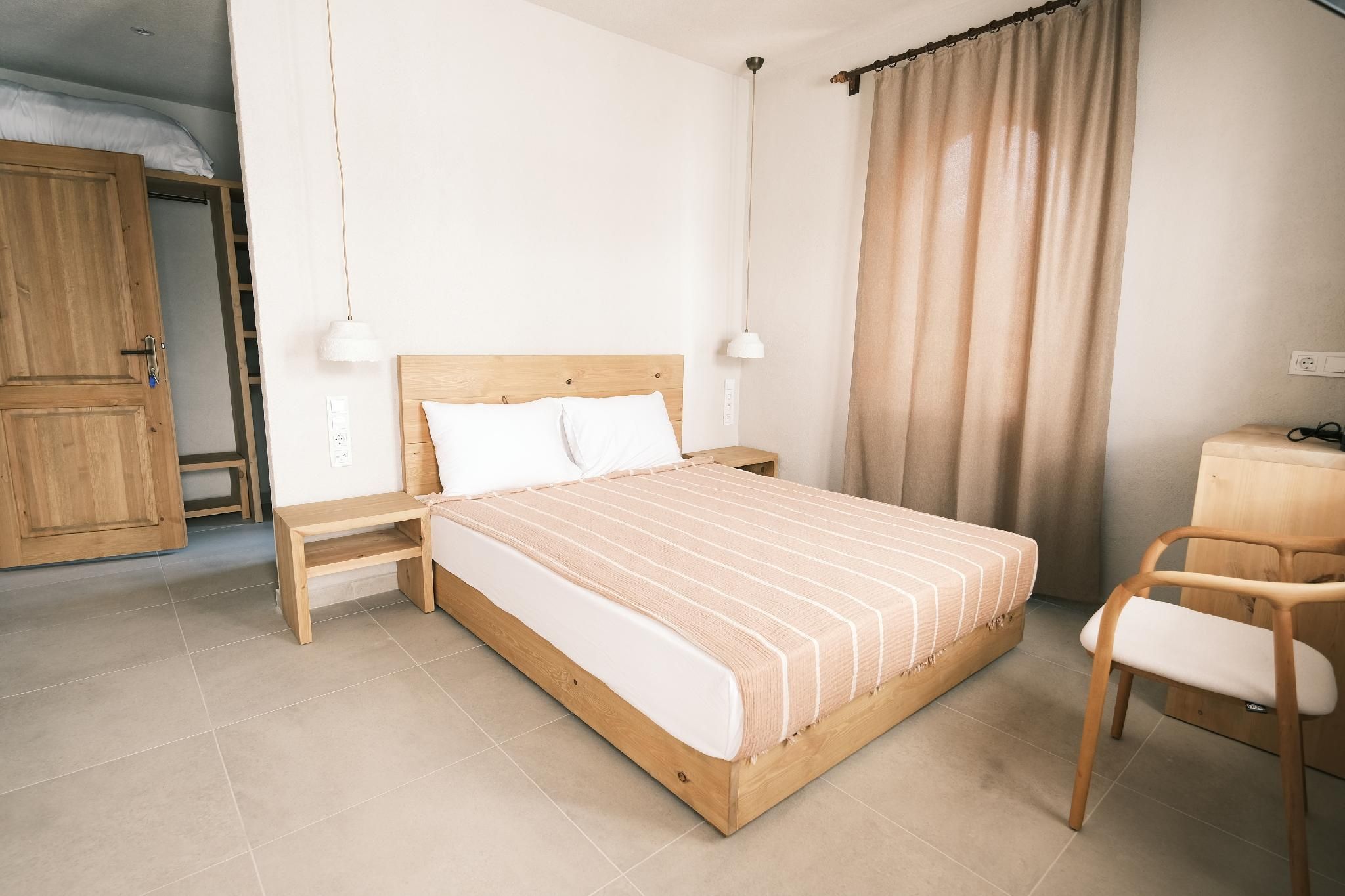 Nephos Hotel Standard Queen