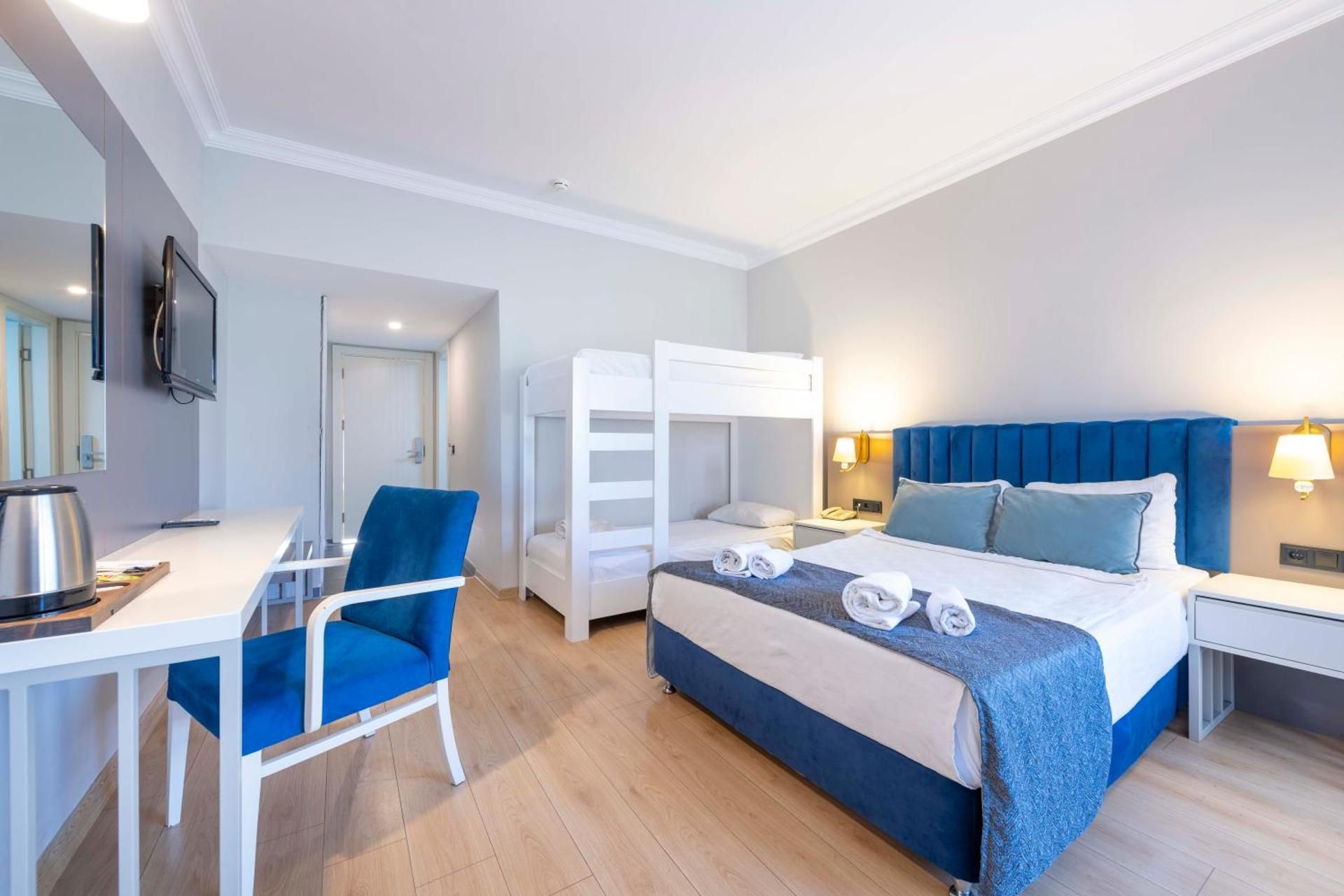 Family Room with Bunk-bed (3 Adults + 1 Child)