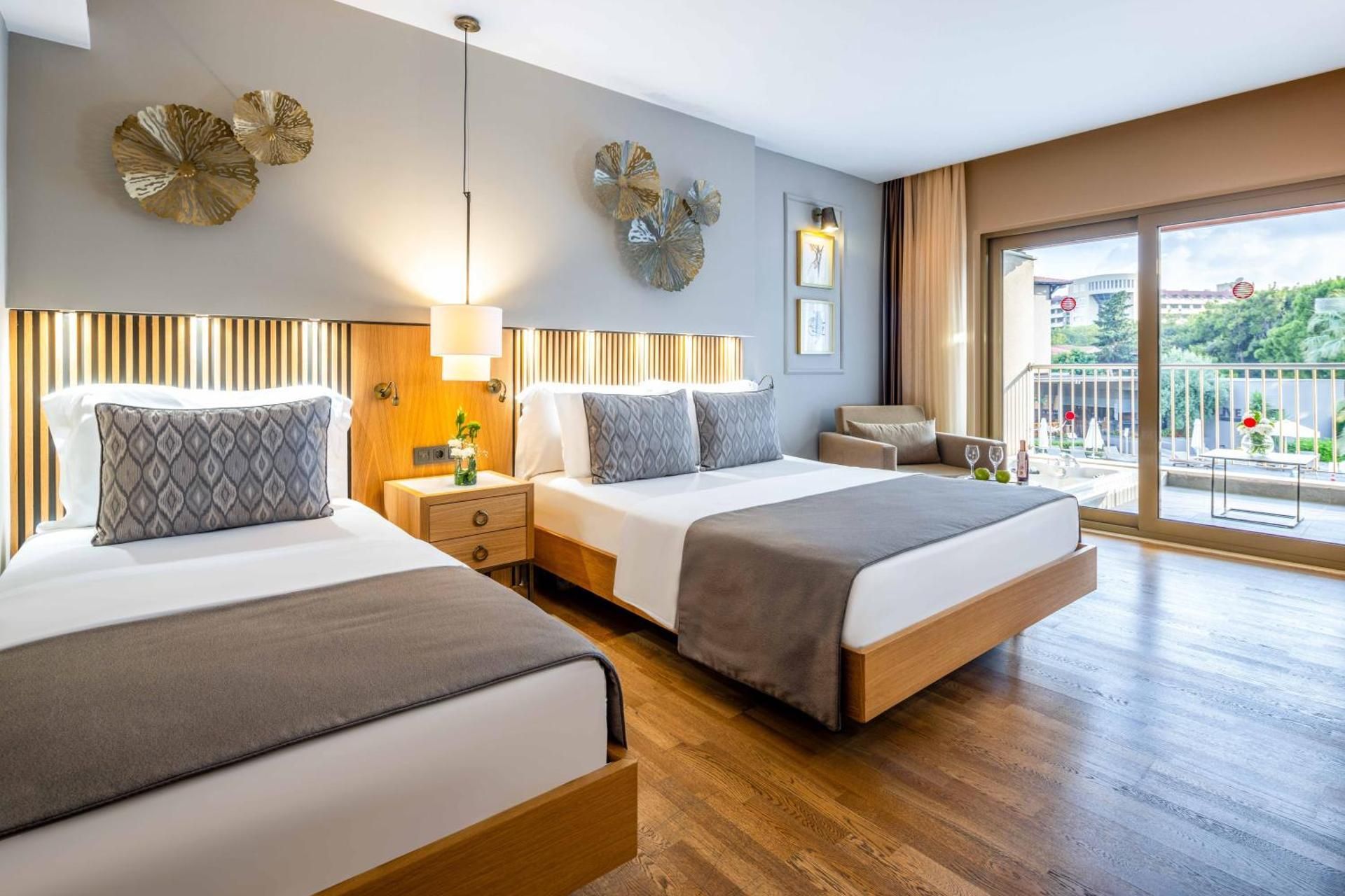Deluxe Room with Jacuzzi on balcony