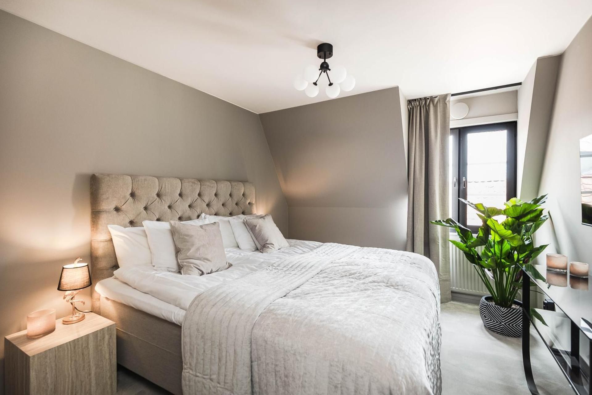 Large Double or Twin Room