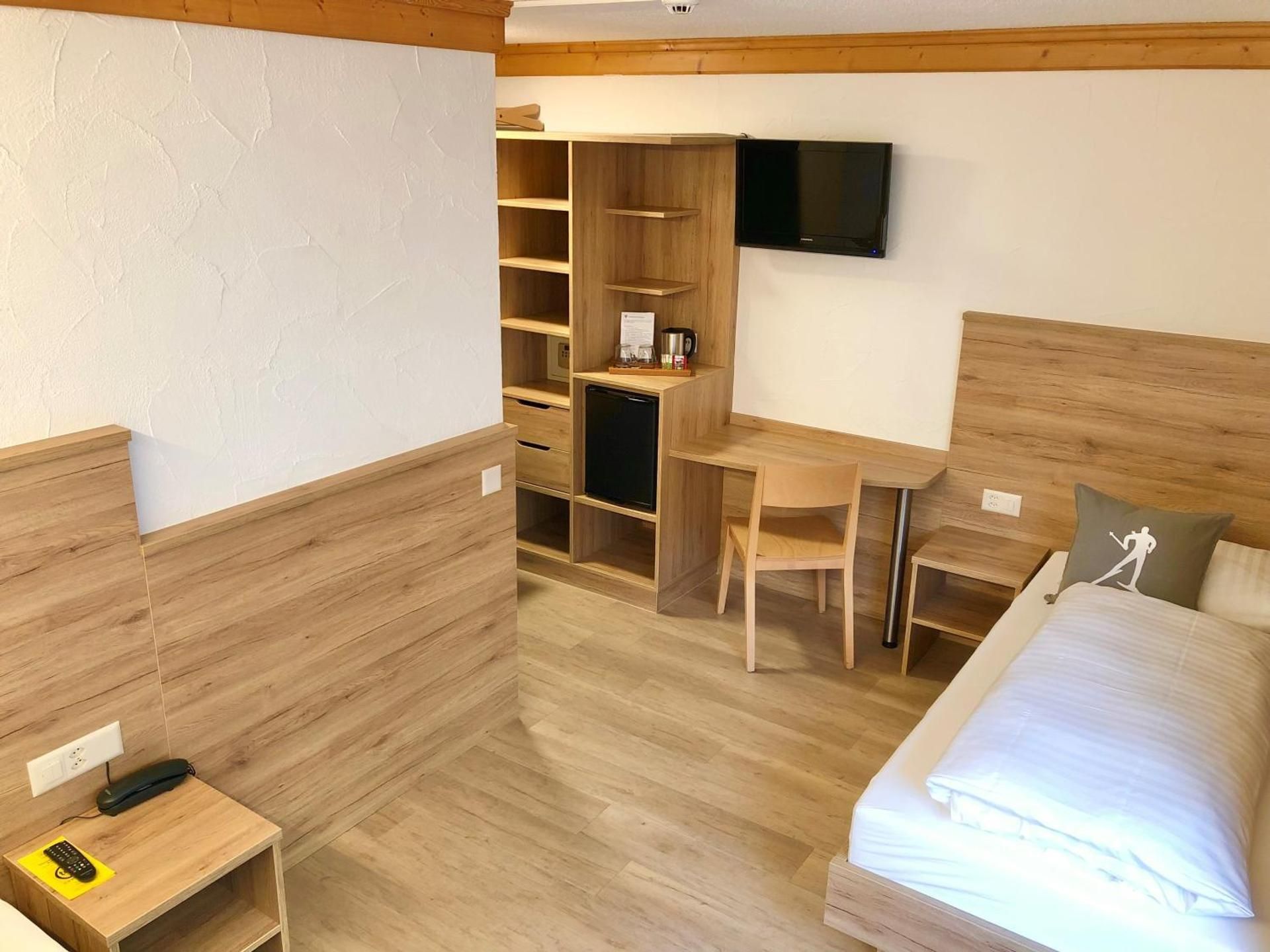 Room with 2 separate beds