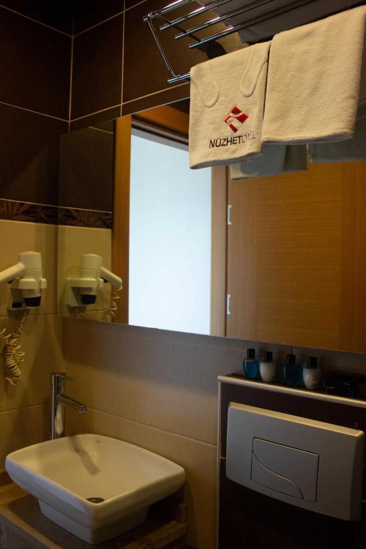 Nüzhet Otel Deluxe Room 2