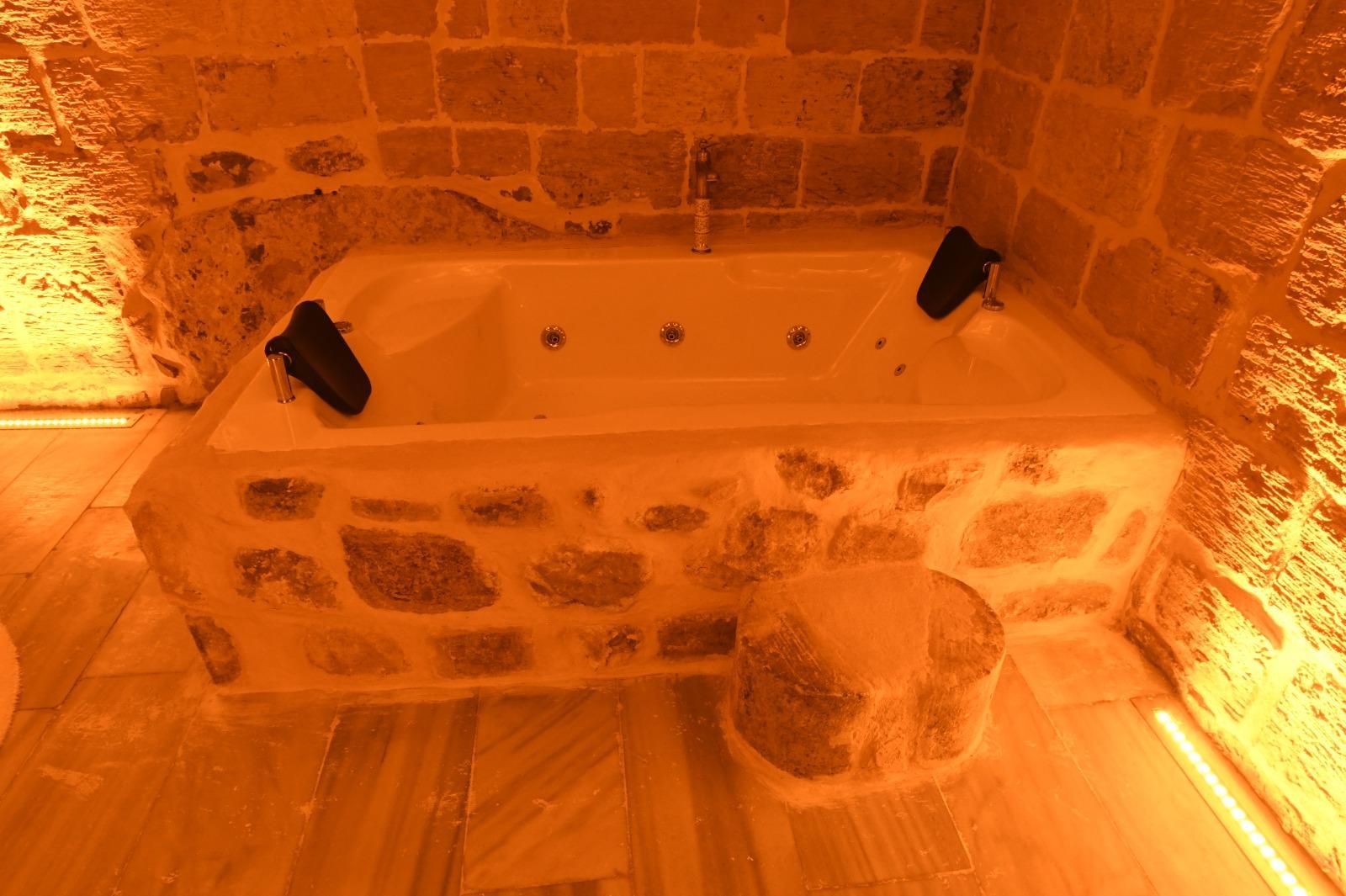 King Suite with Jacuzzi