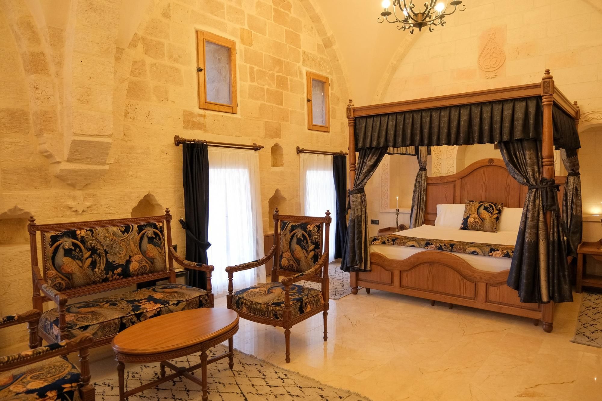 Kasr-i Divan Hotel Junior Suite with King Bed