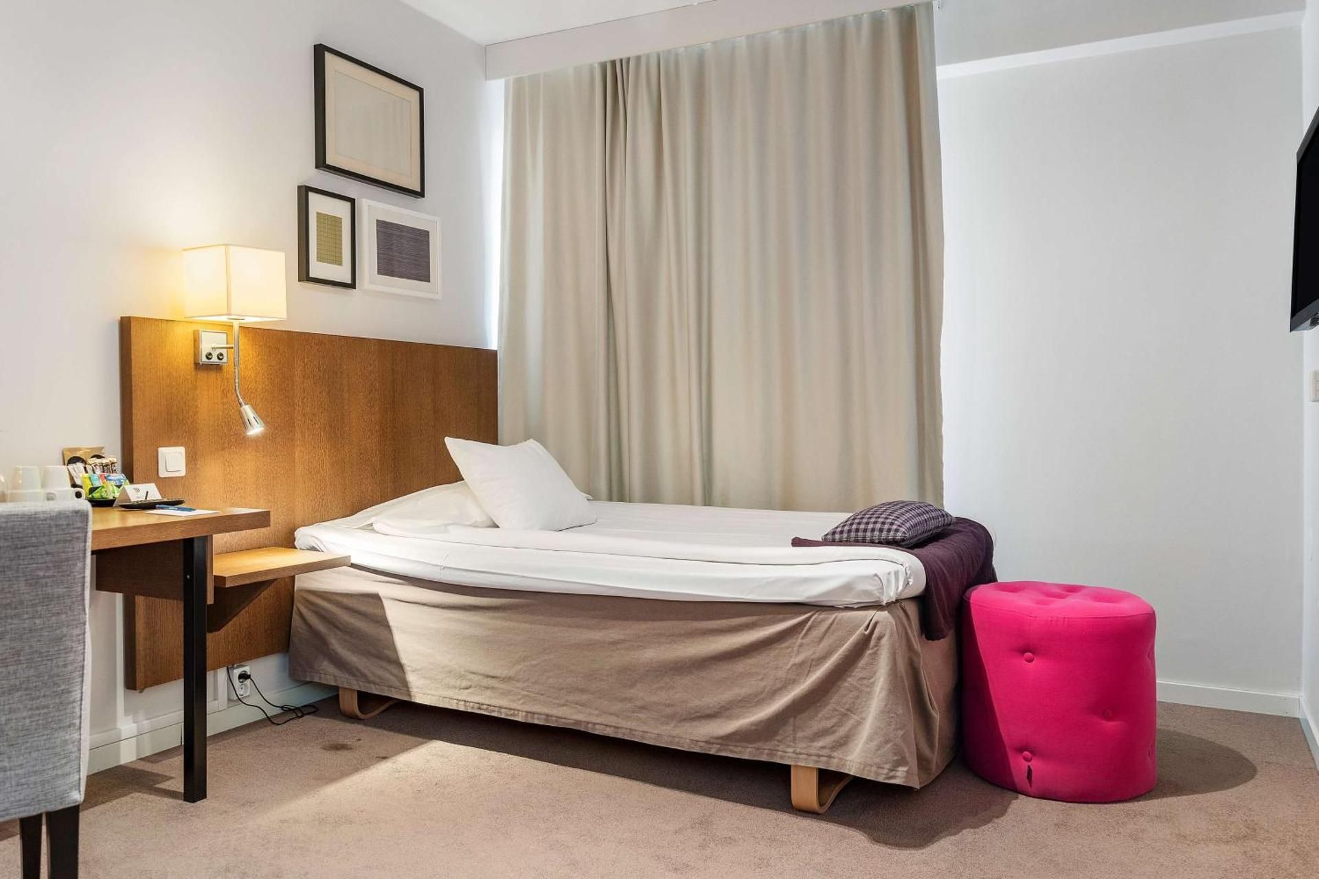 Best Western Plus Hotel Plaza 1 Single Bed, NonSmoking, Classic Room 2