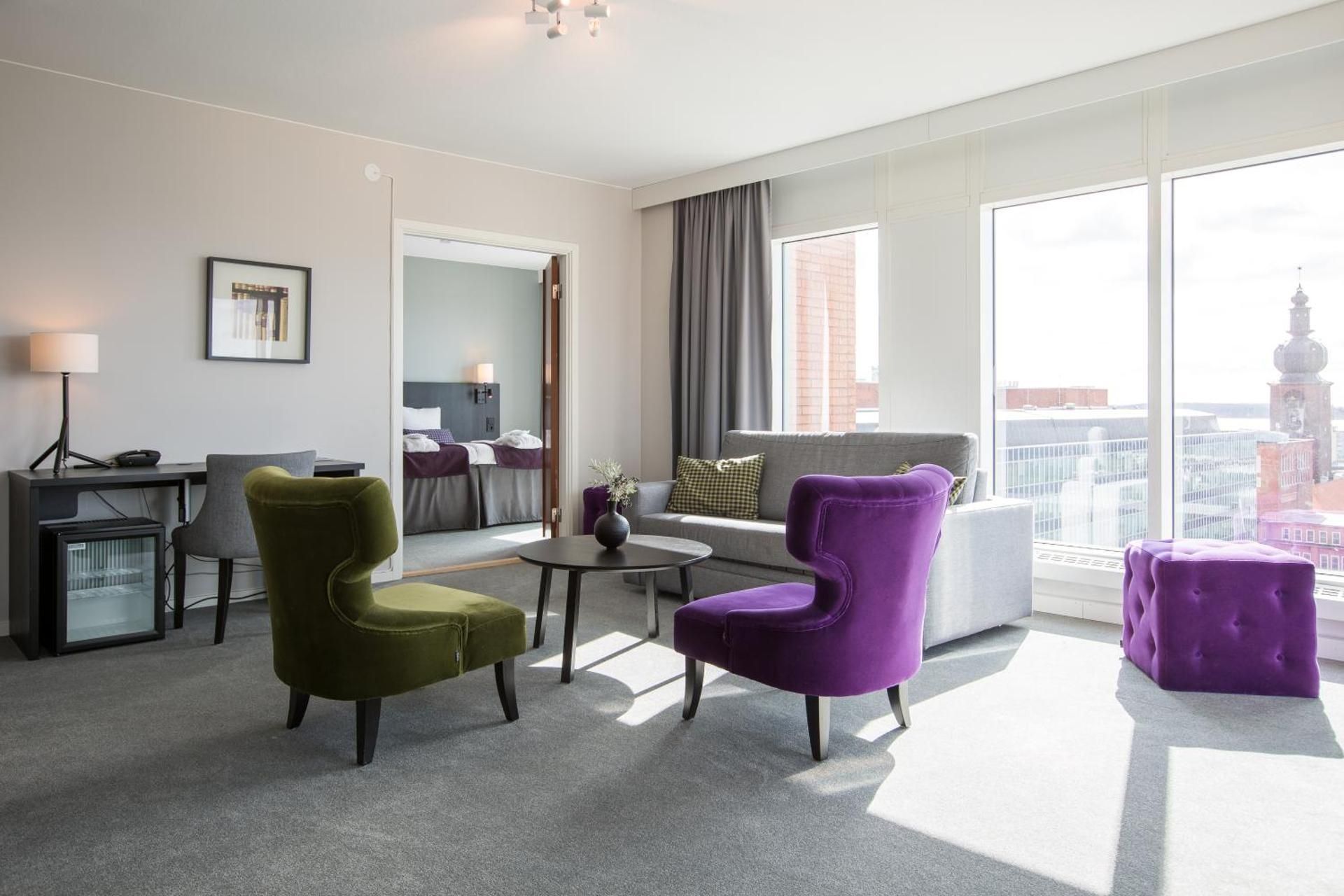 Suite - 1 King Bed, Nonsmoking, Exclusive Room, Larger Room