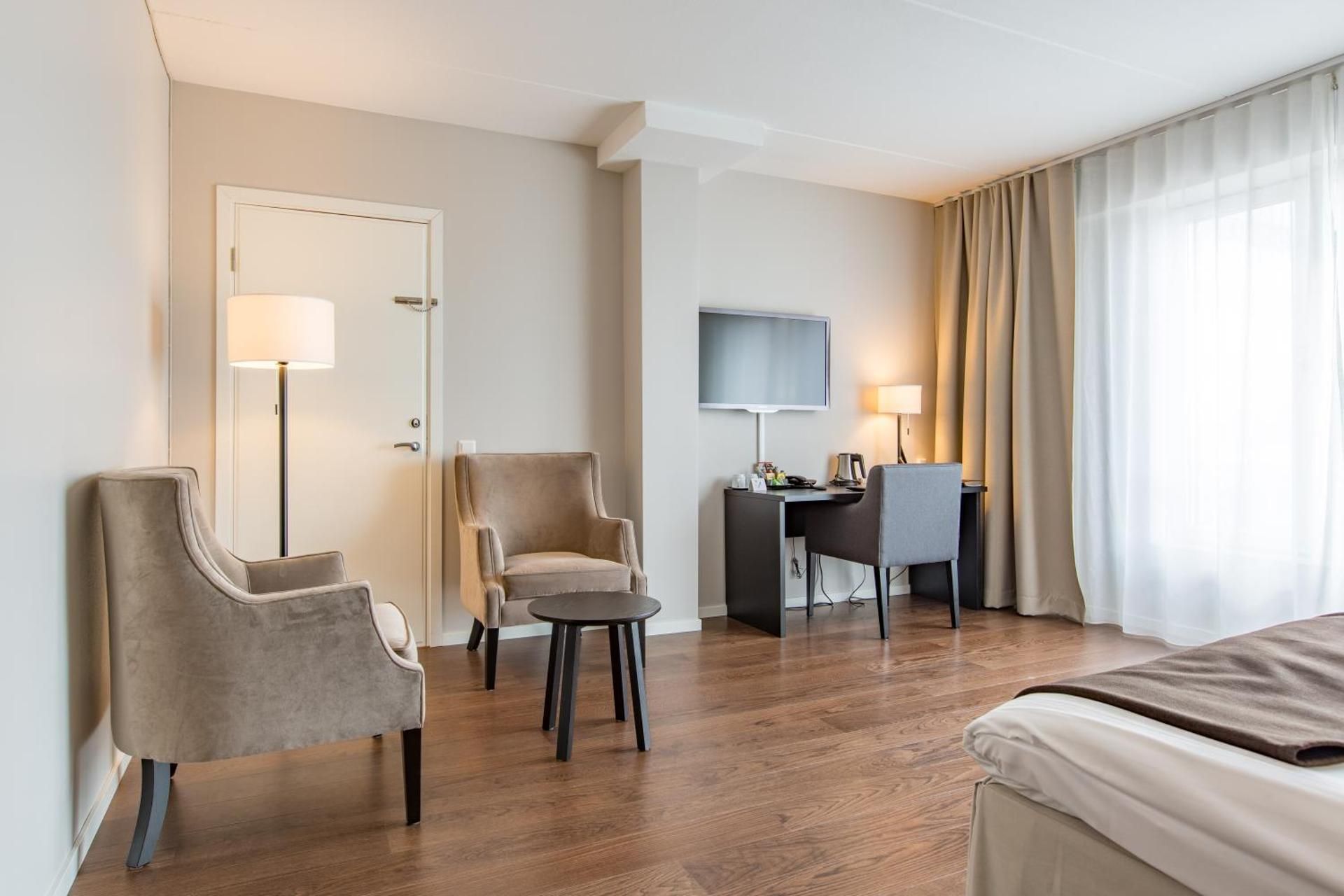 2 Single Beds, NonSmoking, Deluxe Room