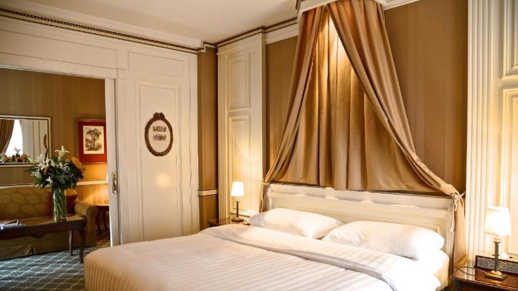 Junior Suite with Balcony