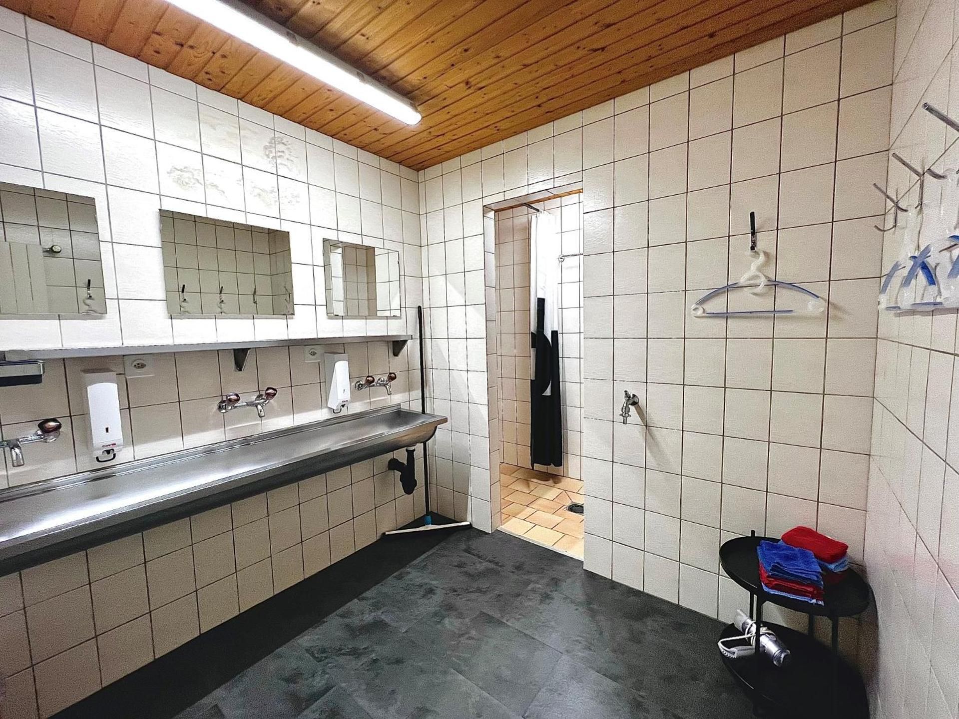 Economy Triple Room with Shared Bathroom