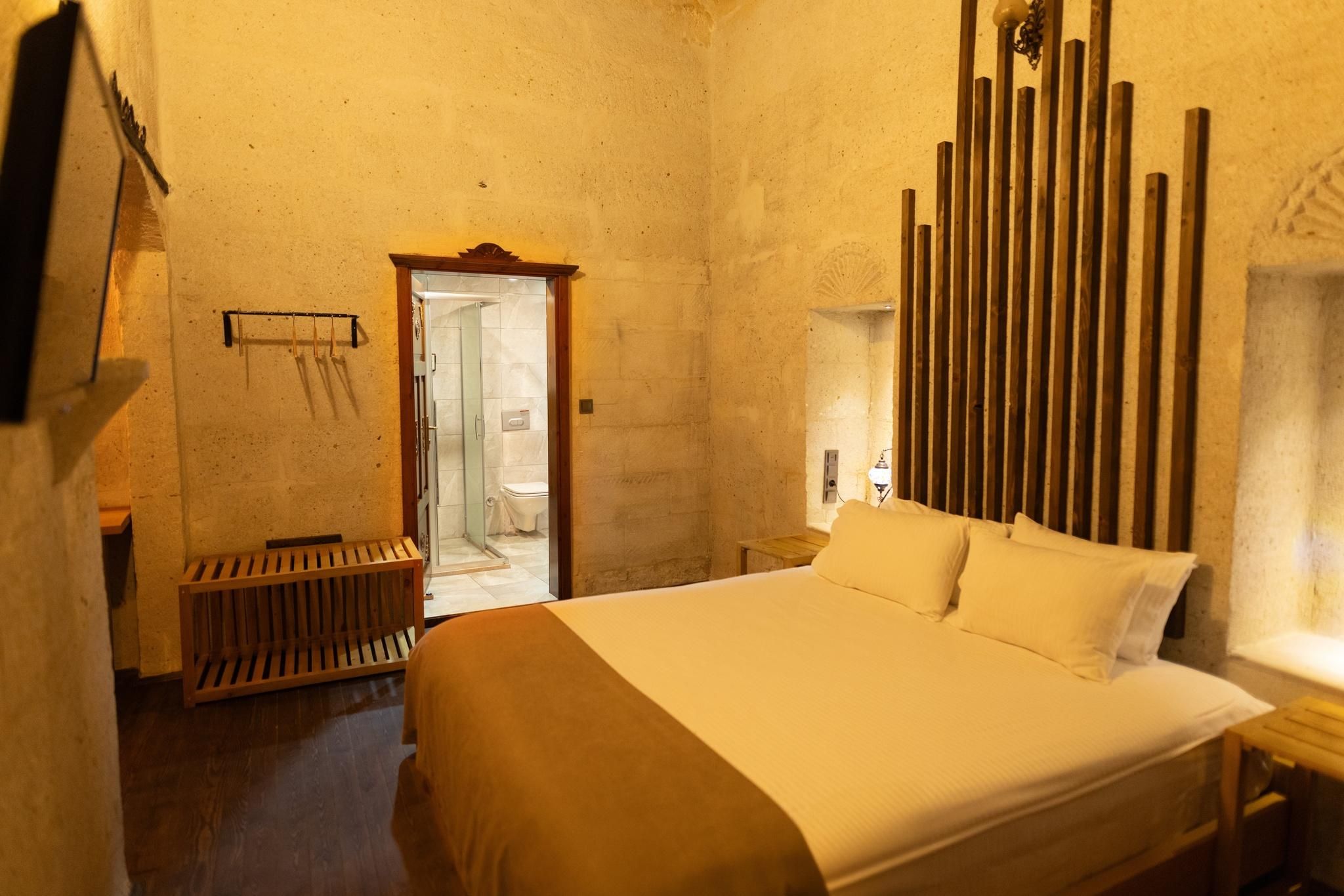 Defne King Suite