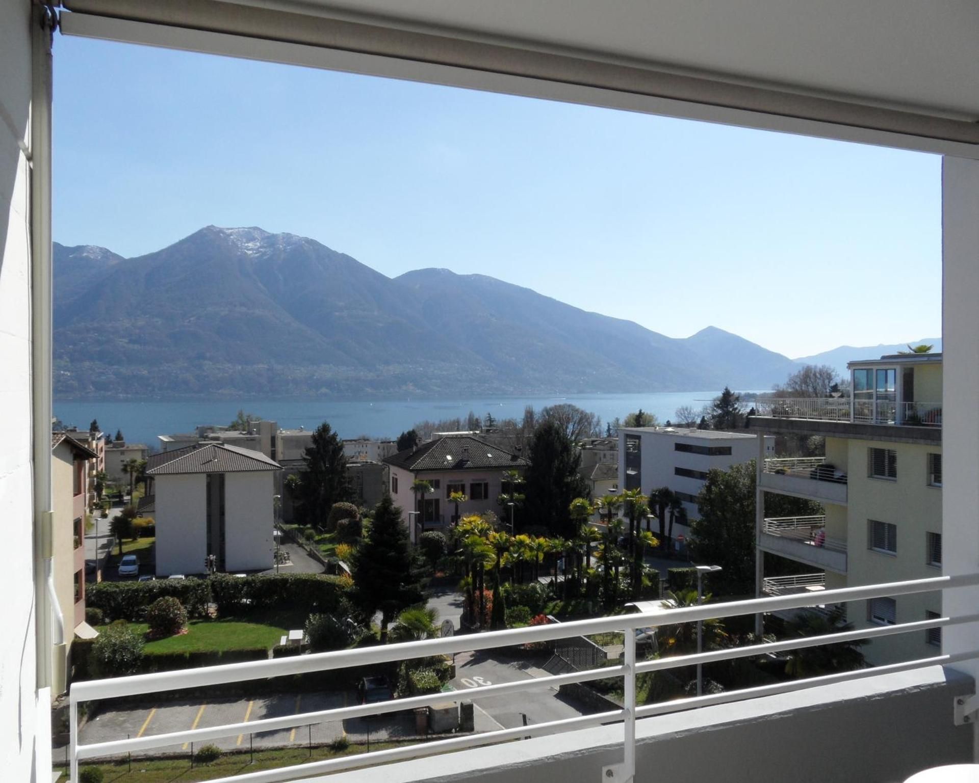 Double Room With Balcony and Partial Lake View
