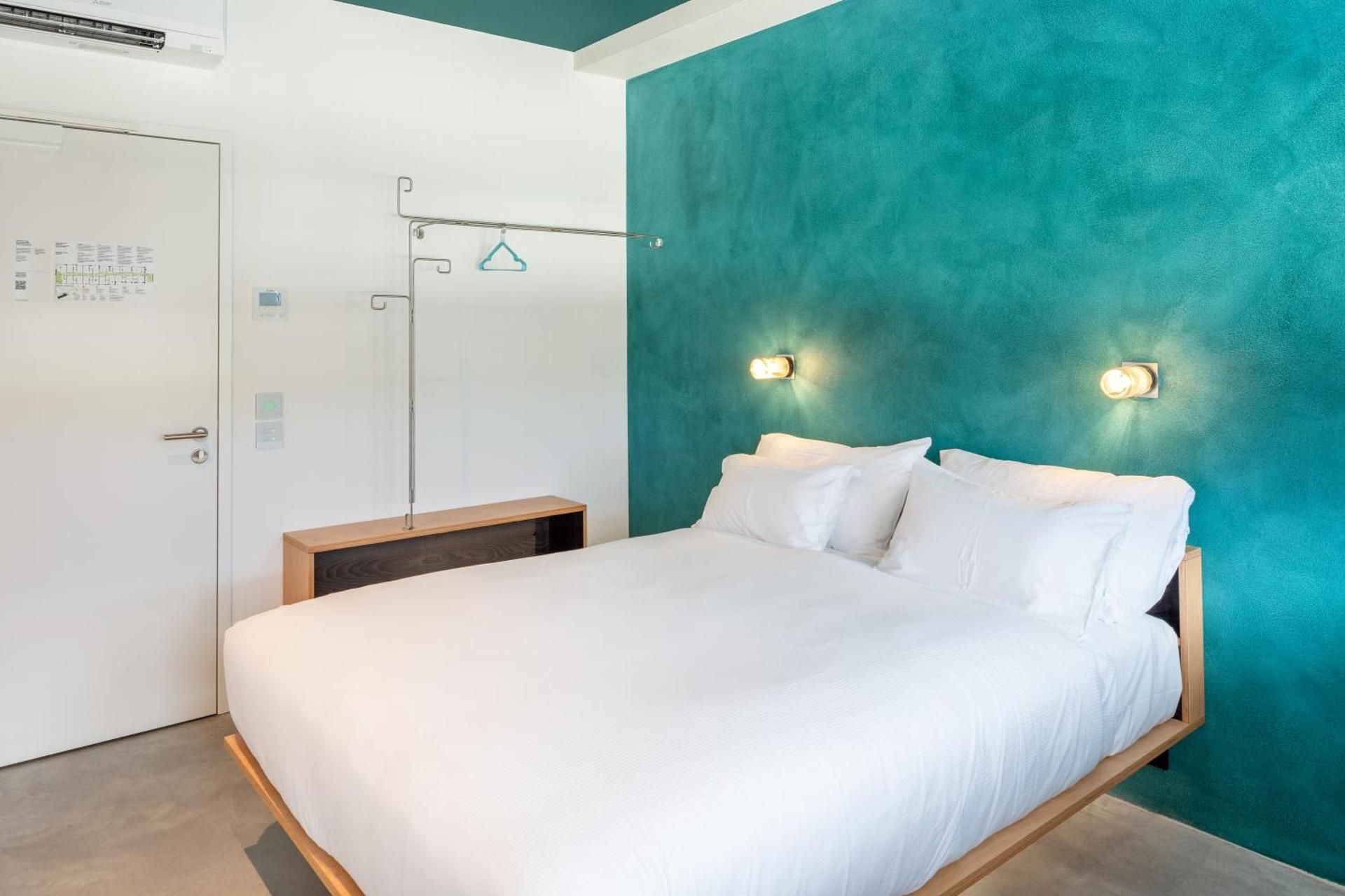 Double or Twin Room with Mountain View