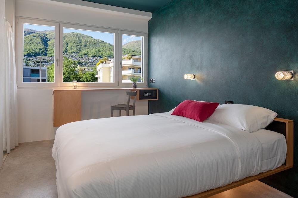Double or Twin Room with Lake View