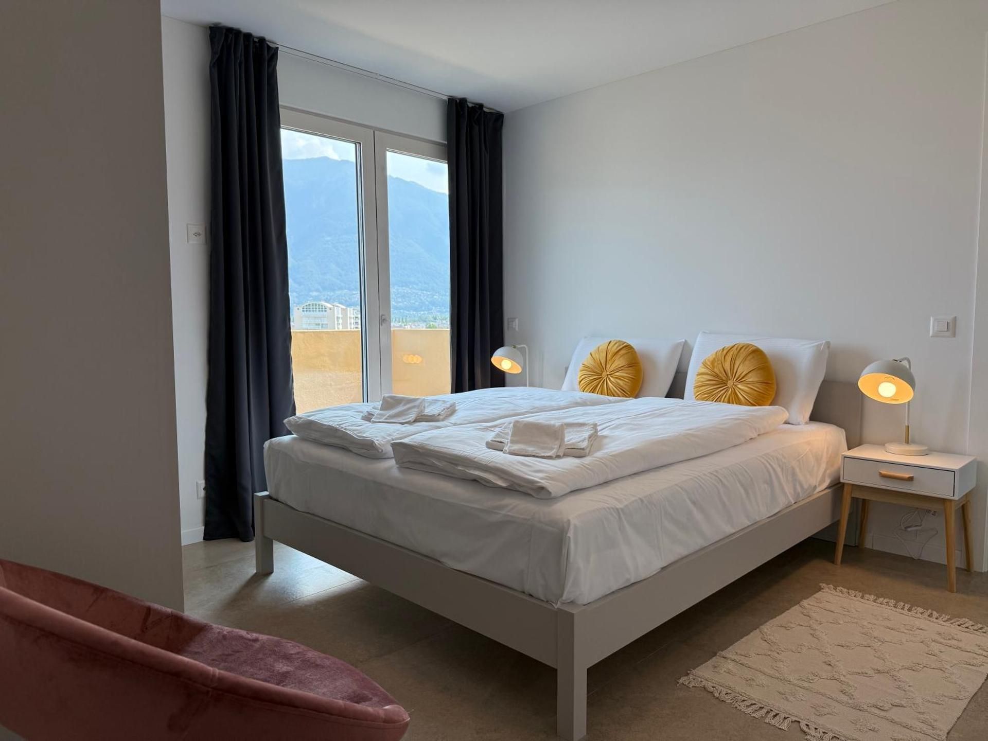 Deluxe One-Bedroom Apartment with City View