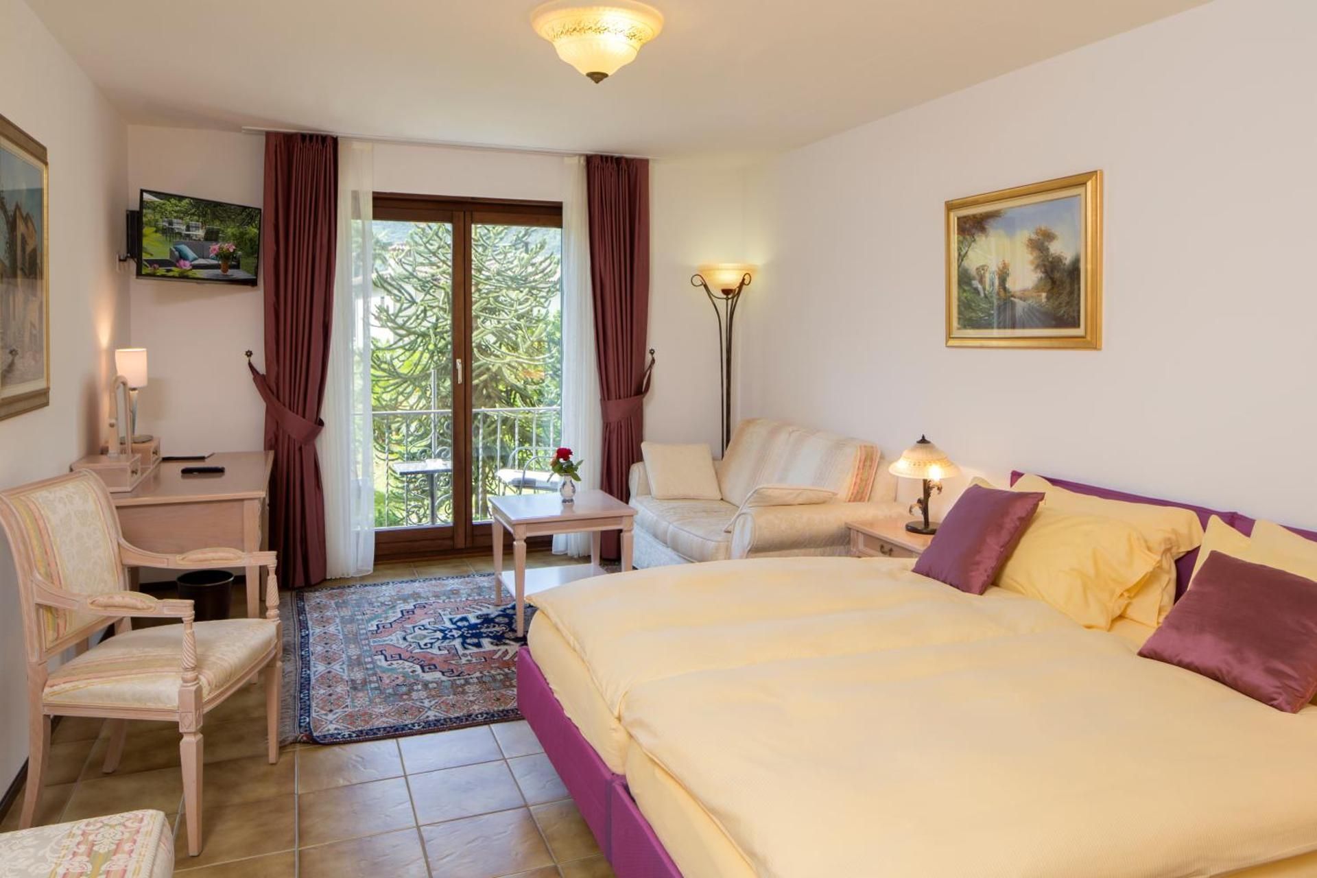 Double or Twin Room with Private Garden