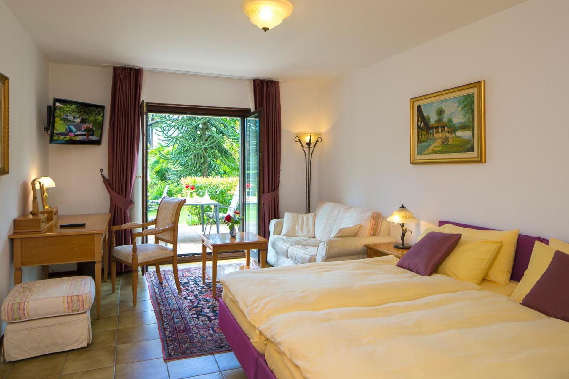 Double or Twin Room with Private Garden