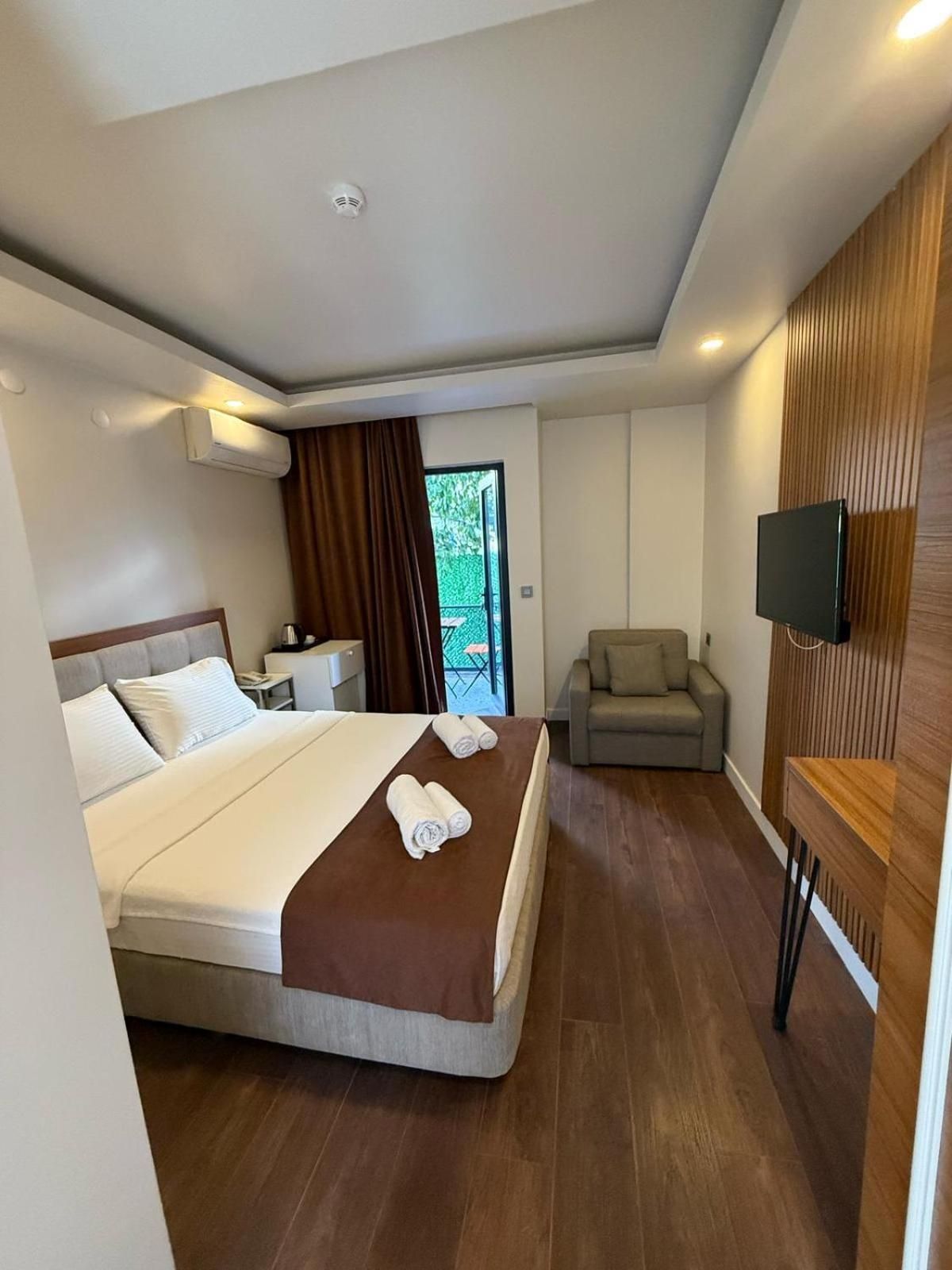 Economy Triple Room