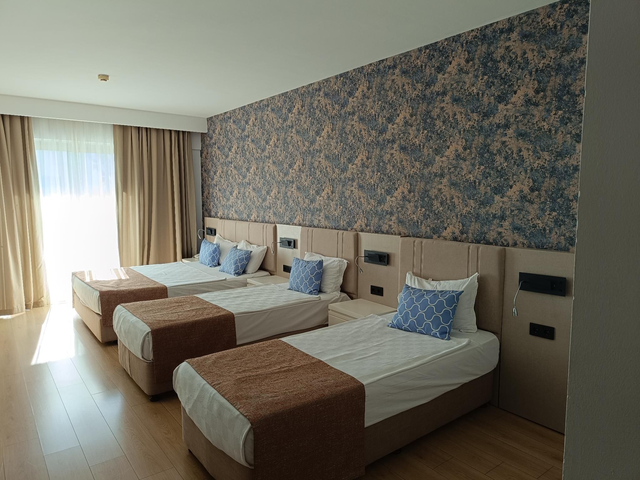 Large Room with Balcony
