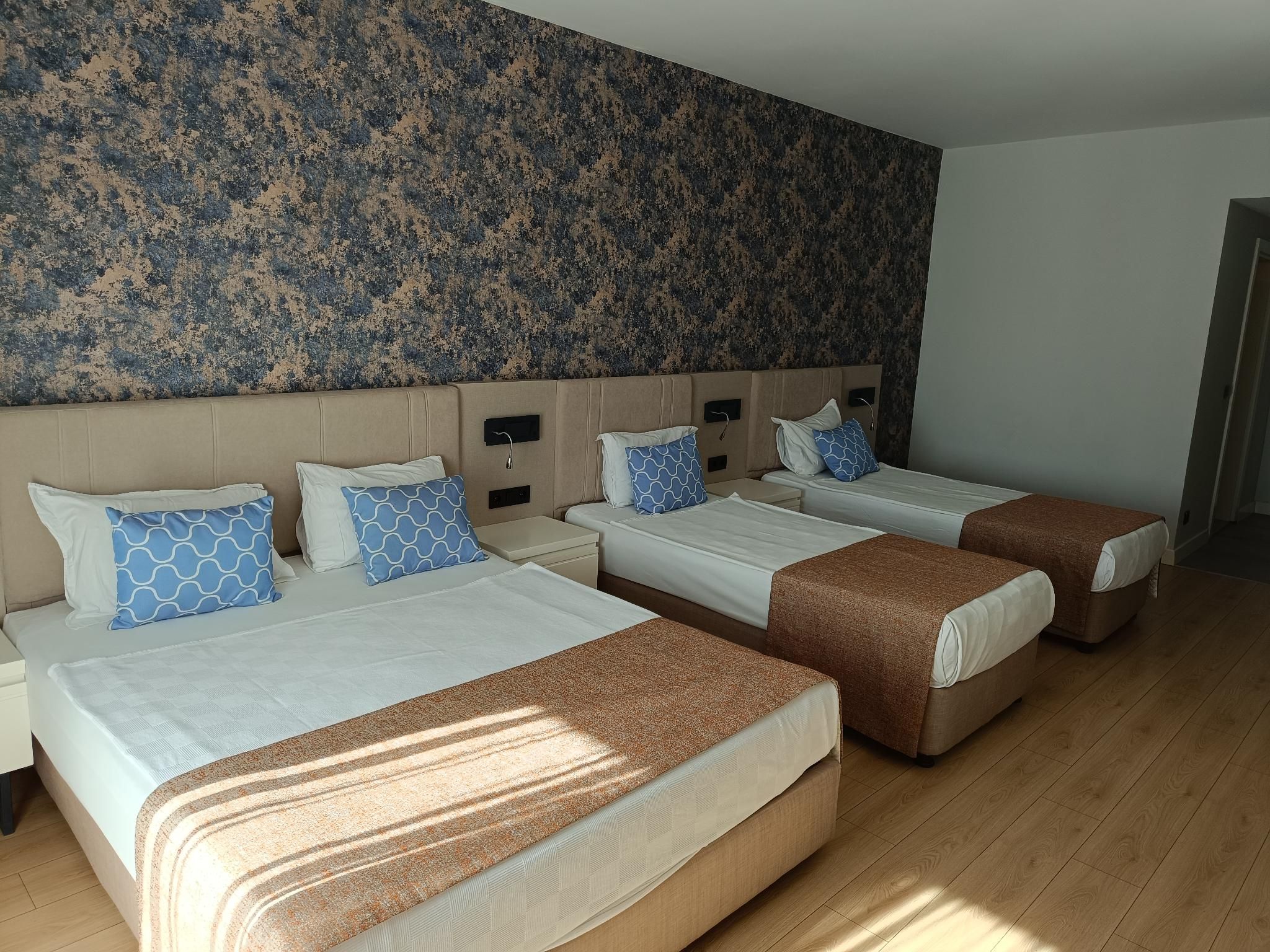 Large Room with Balcony