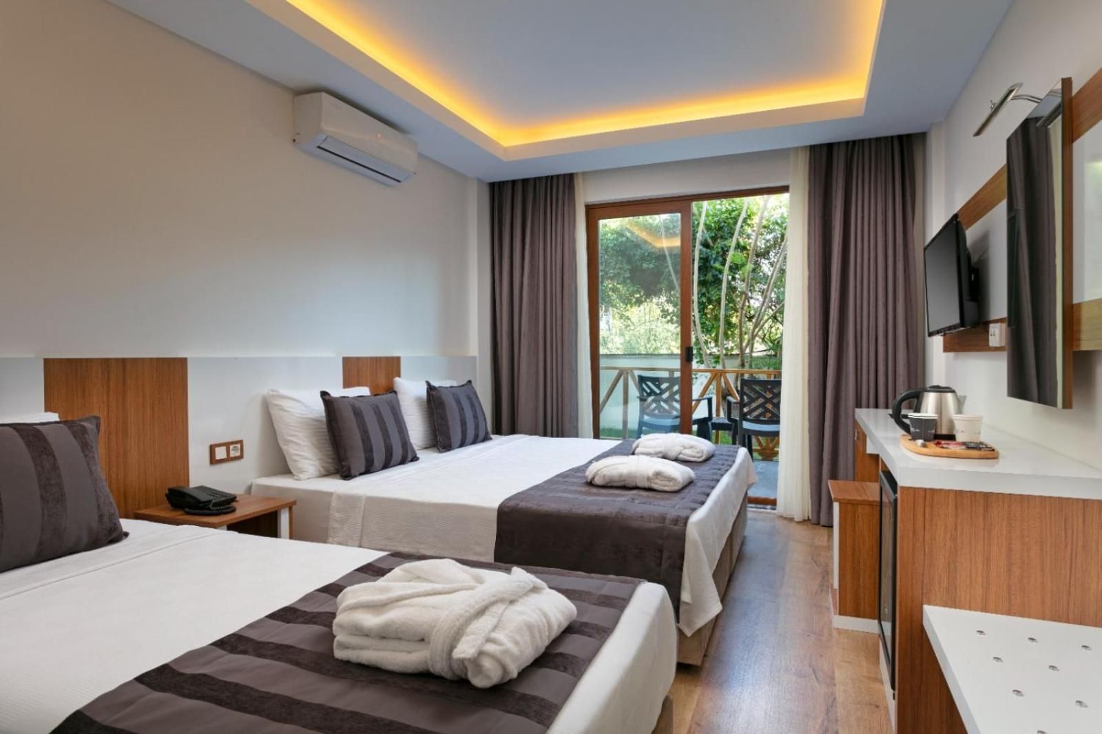 Triple Room with Garden View