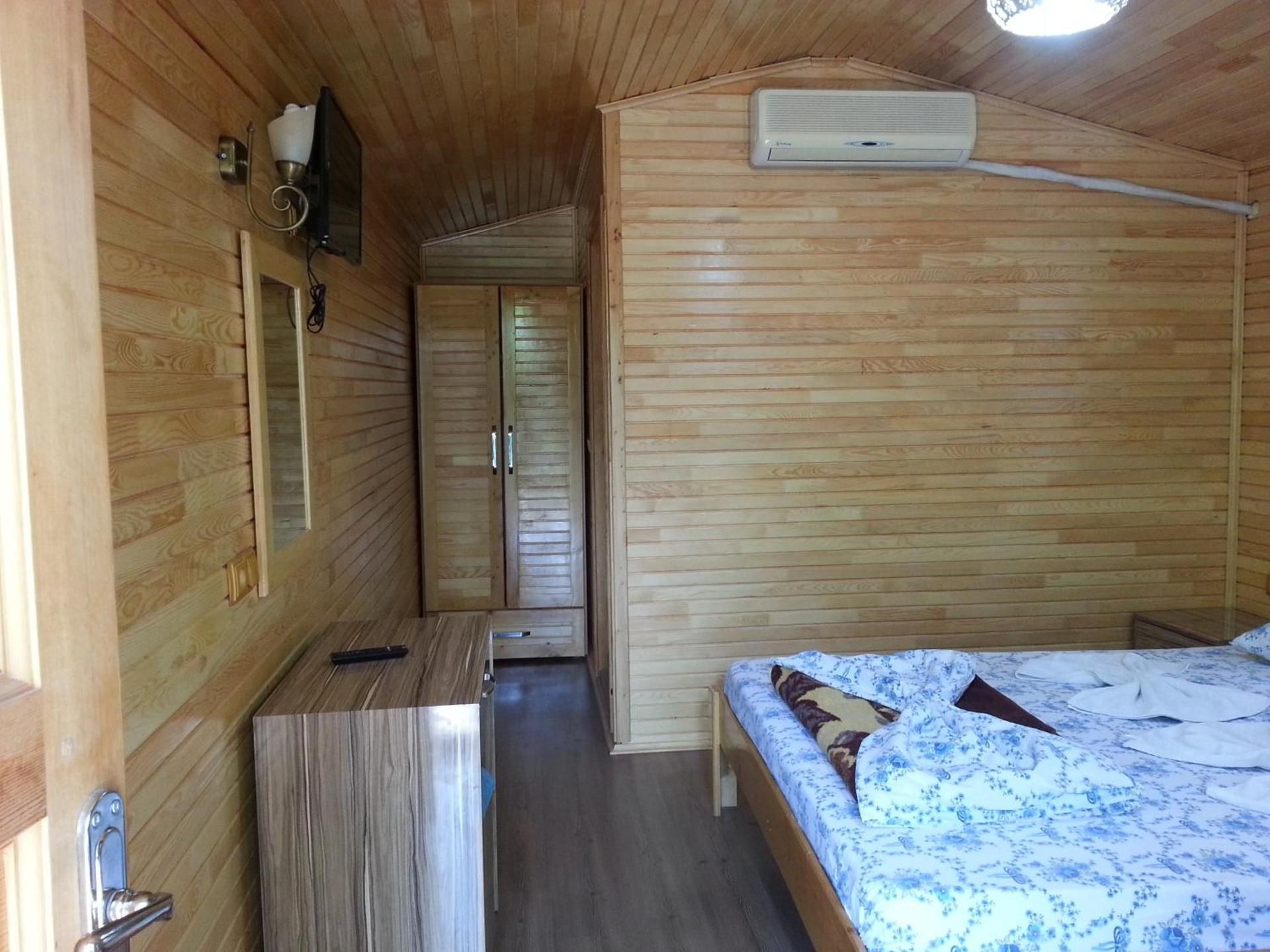 Bungalow (3 Adults)