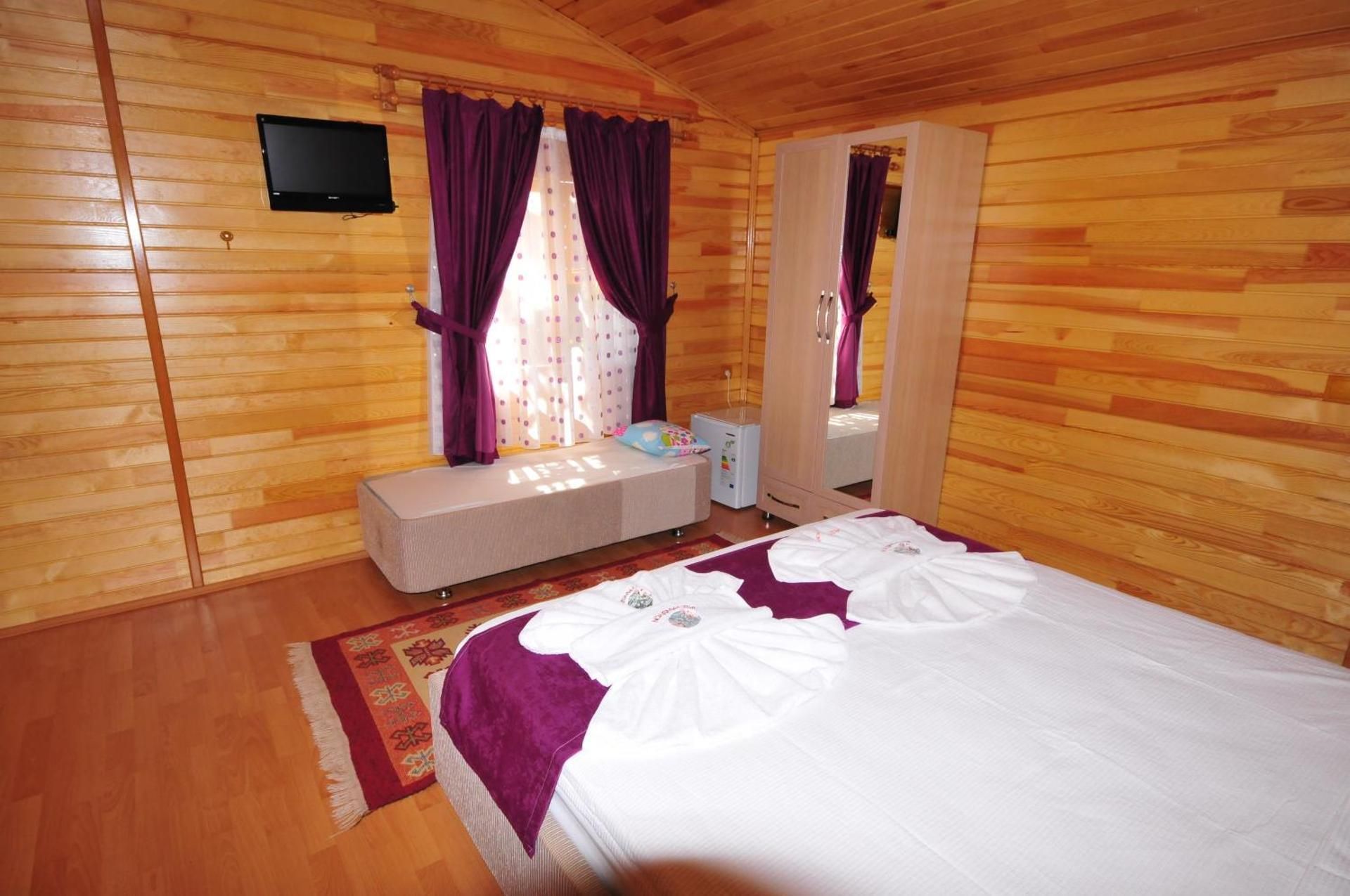 Bungalow (2 Adults + 1 Child)