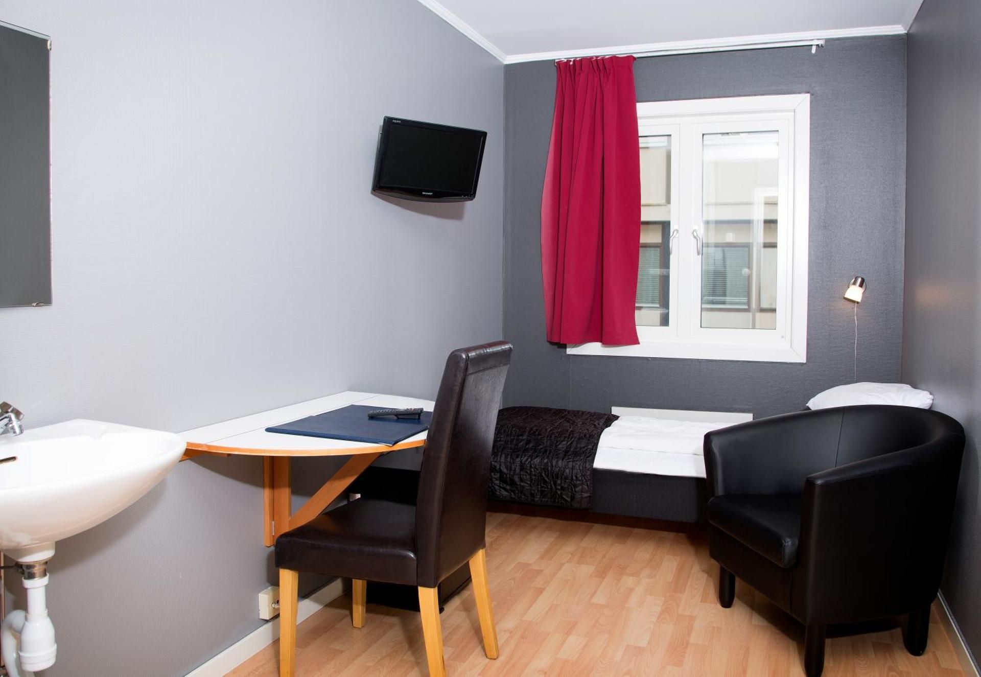 Economy Single Room with Shared Bathroom
