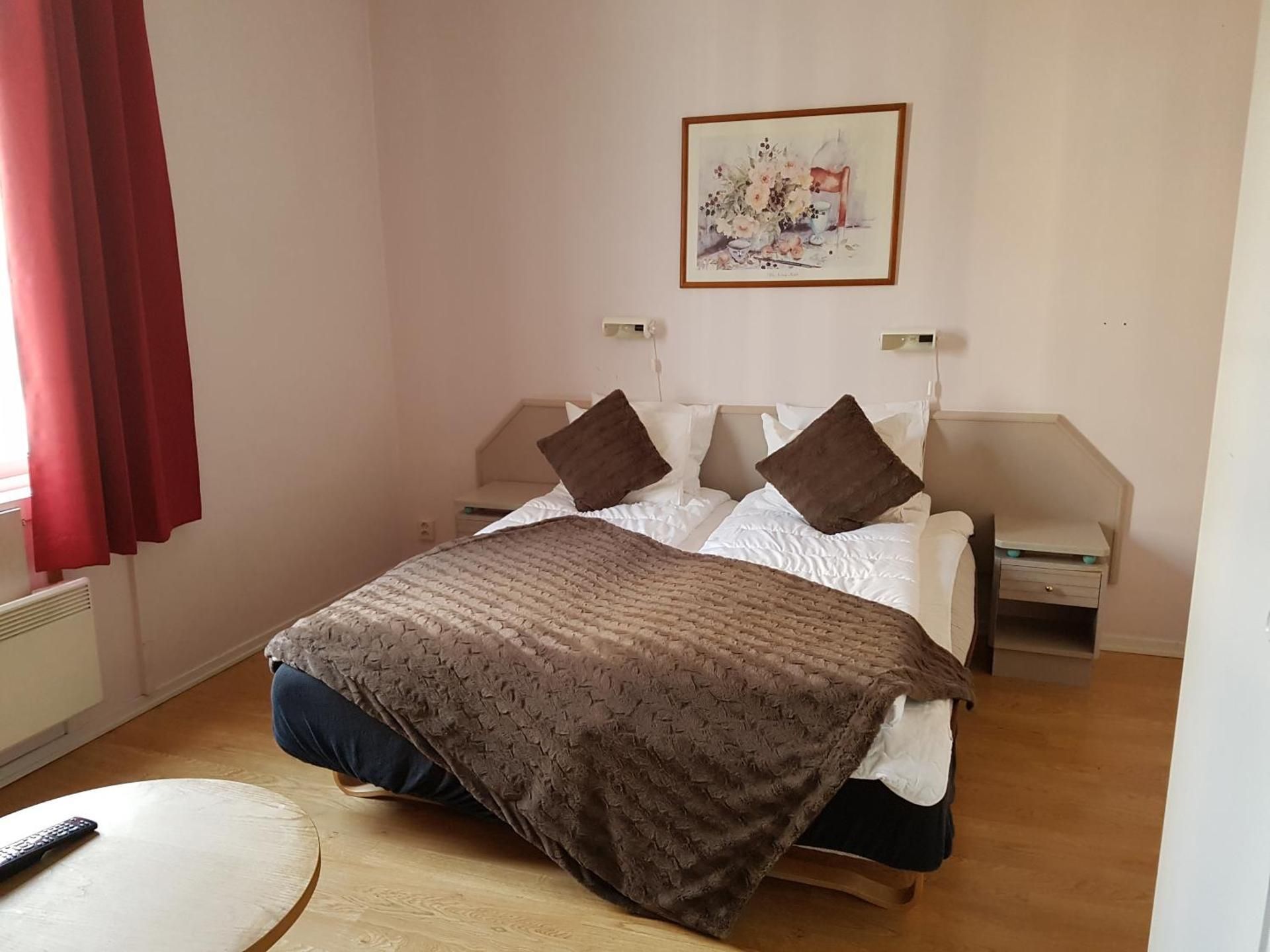 Apartment (2 Adults)