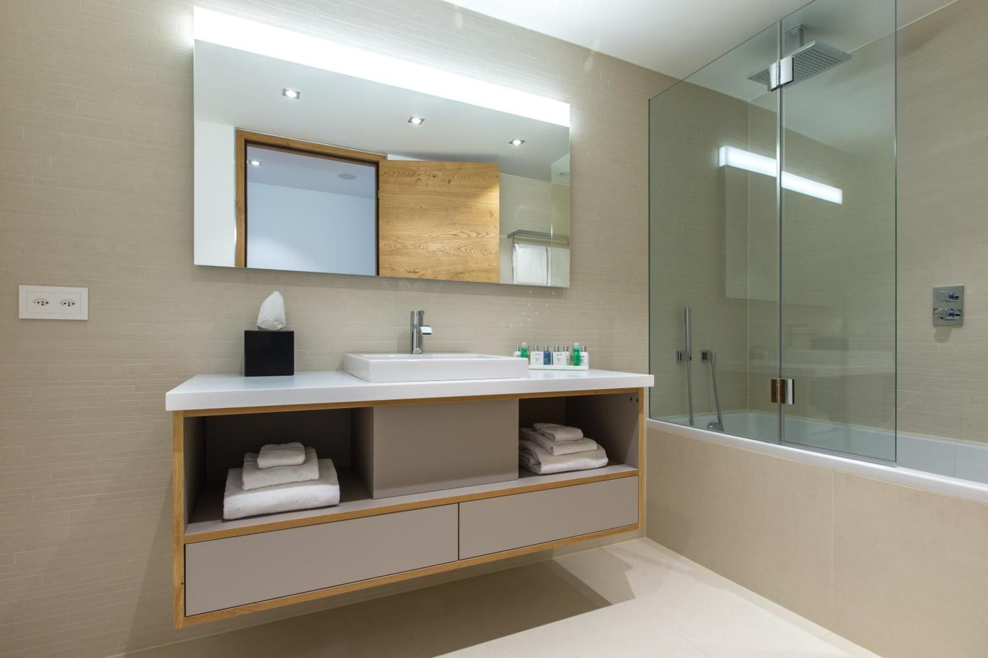 Radisson Blu Hotel Reussen, Andermatt Residence - 1 Bedroom - Mountain View 2