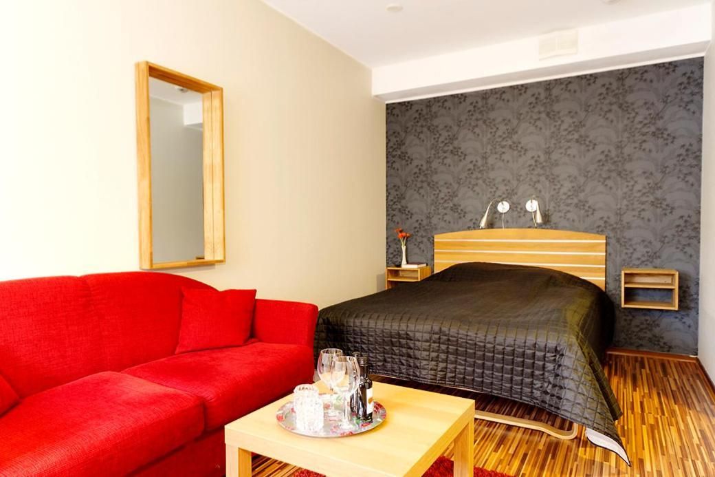 Family Room (2 Adults + 2 Children)