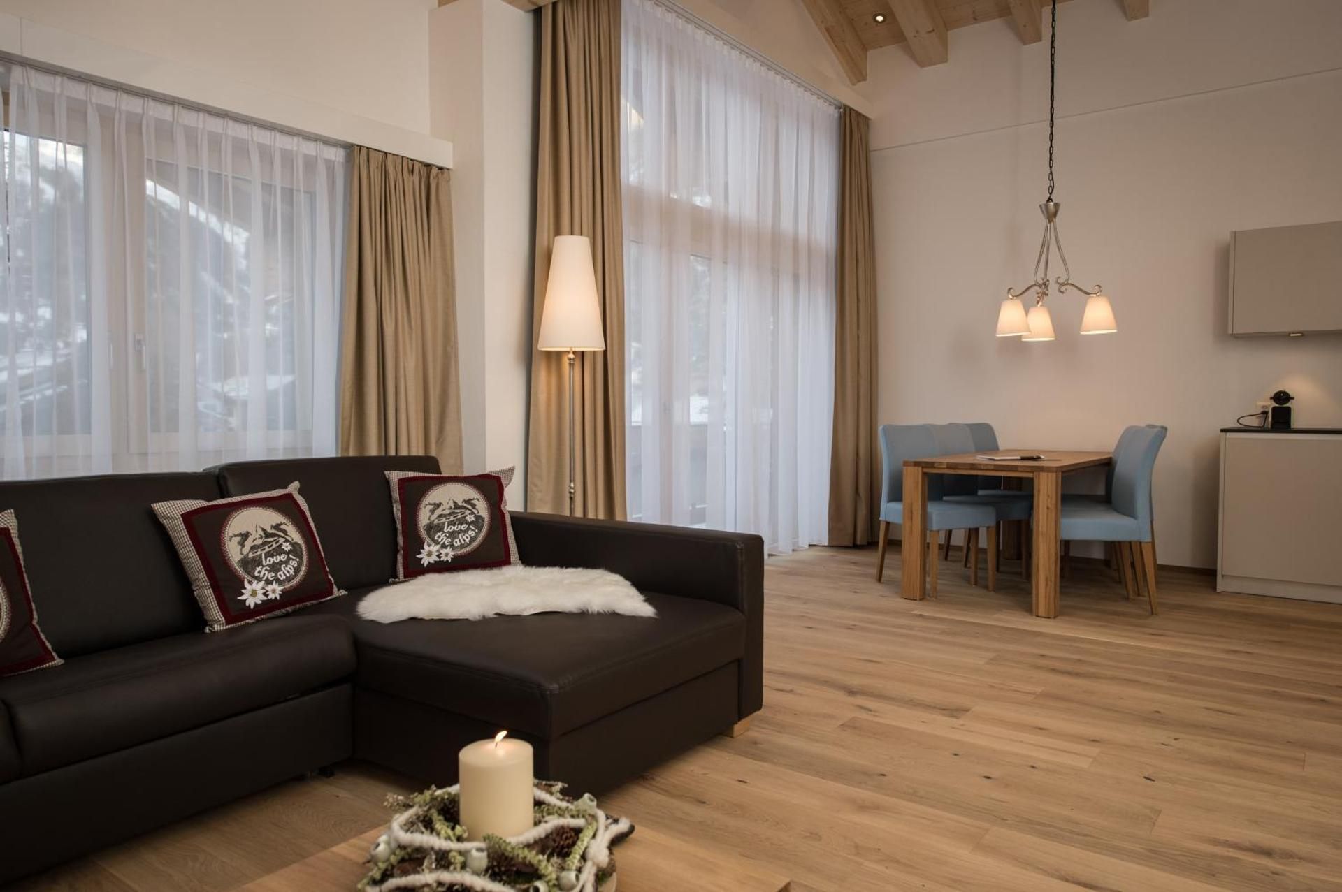 Deluxe Two-Bedroom Apartment with Balcony and Matterhorn View