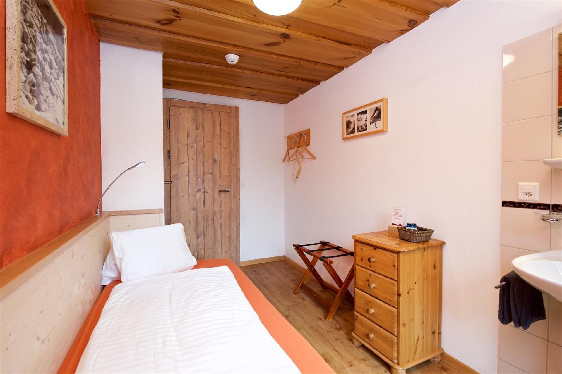 Single Room with Shared Bathroom