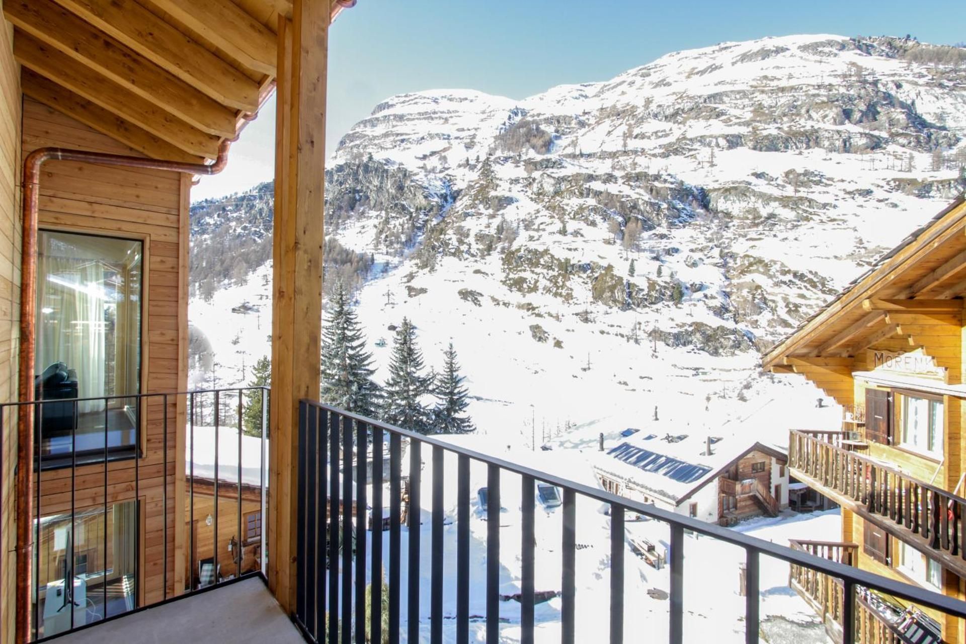 House Mojo Apartment with Balcony