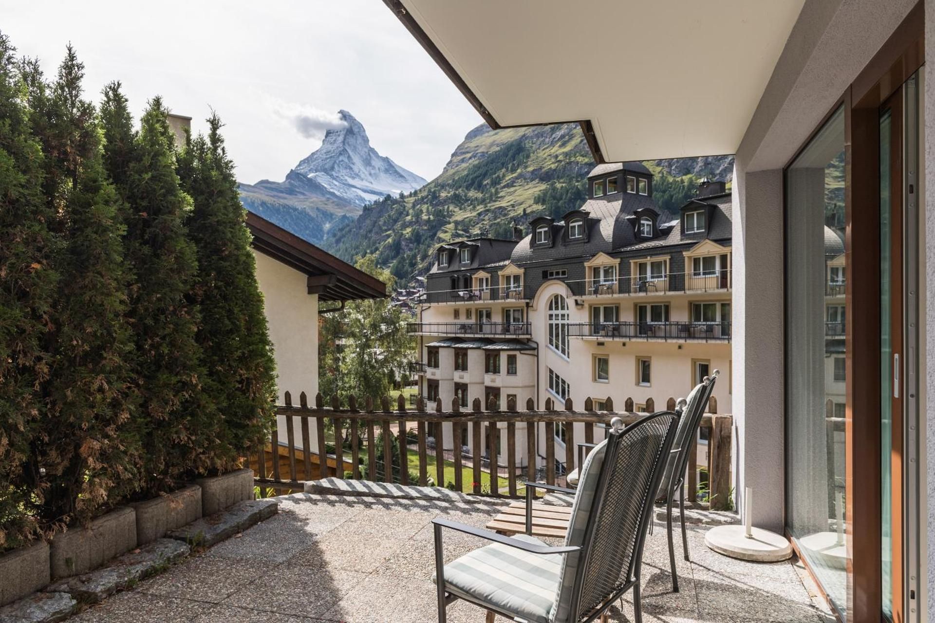 Garden Suite with Terrace and Matterhorn View