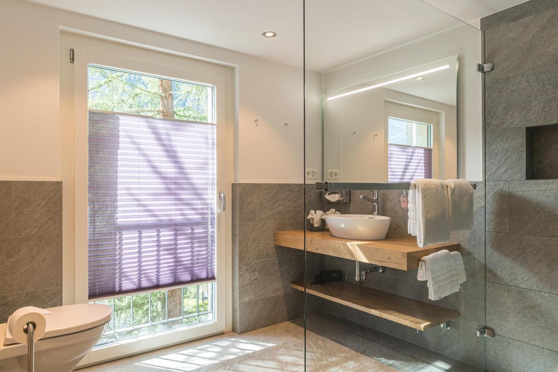 Garden Suite with Terrace and Matterhorn View