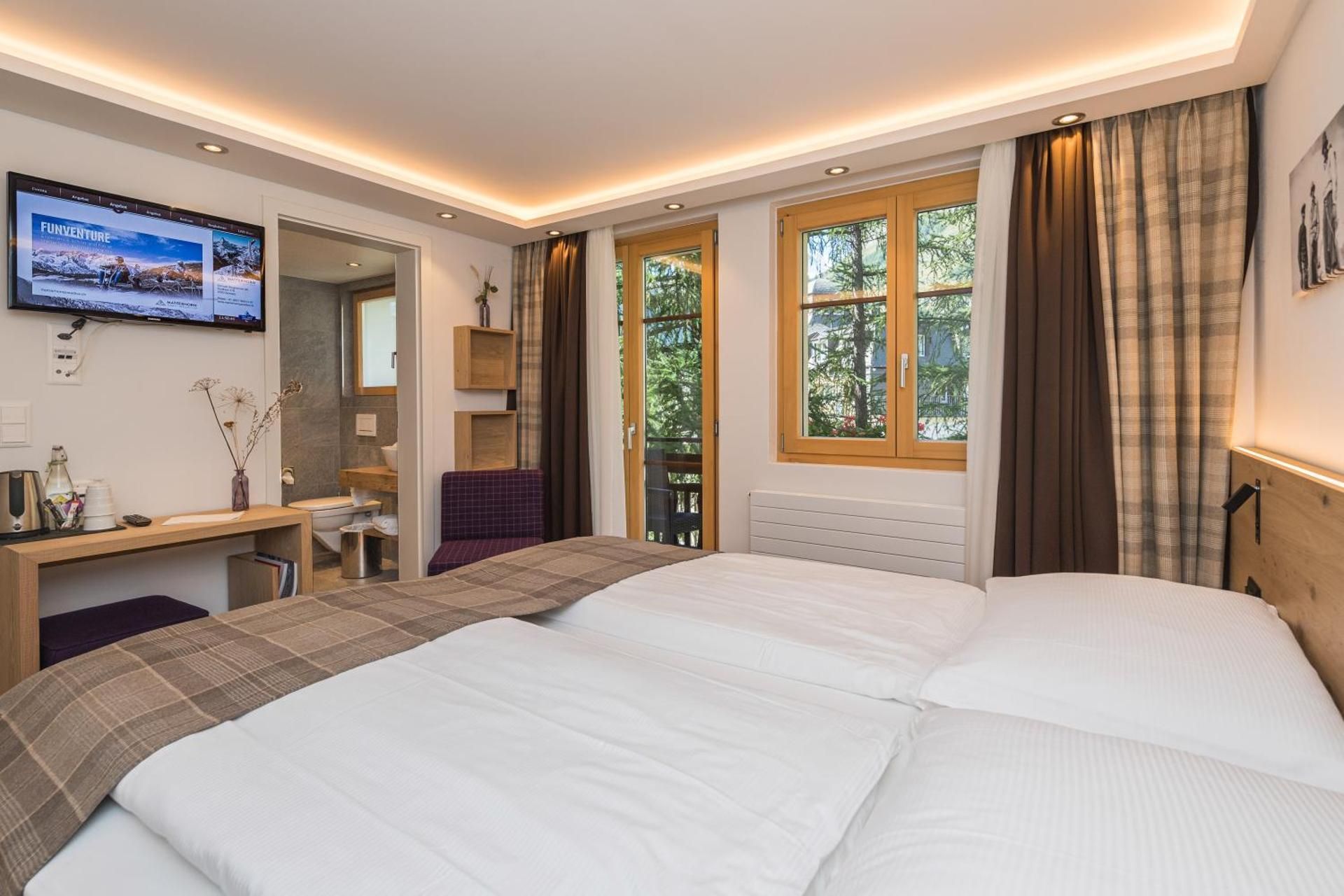 Basic Double or Twin Room with Balcony and Matterhorn View