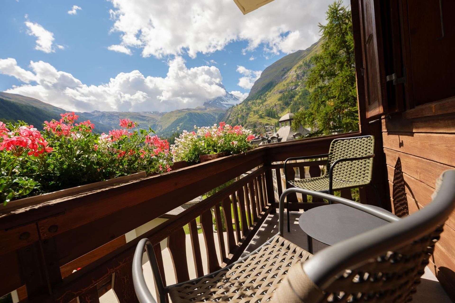 Chalet Double Room with Balcony and Matterhorn View