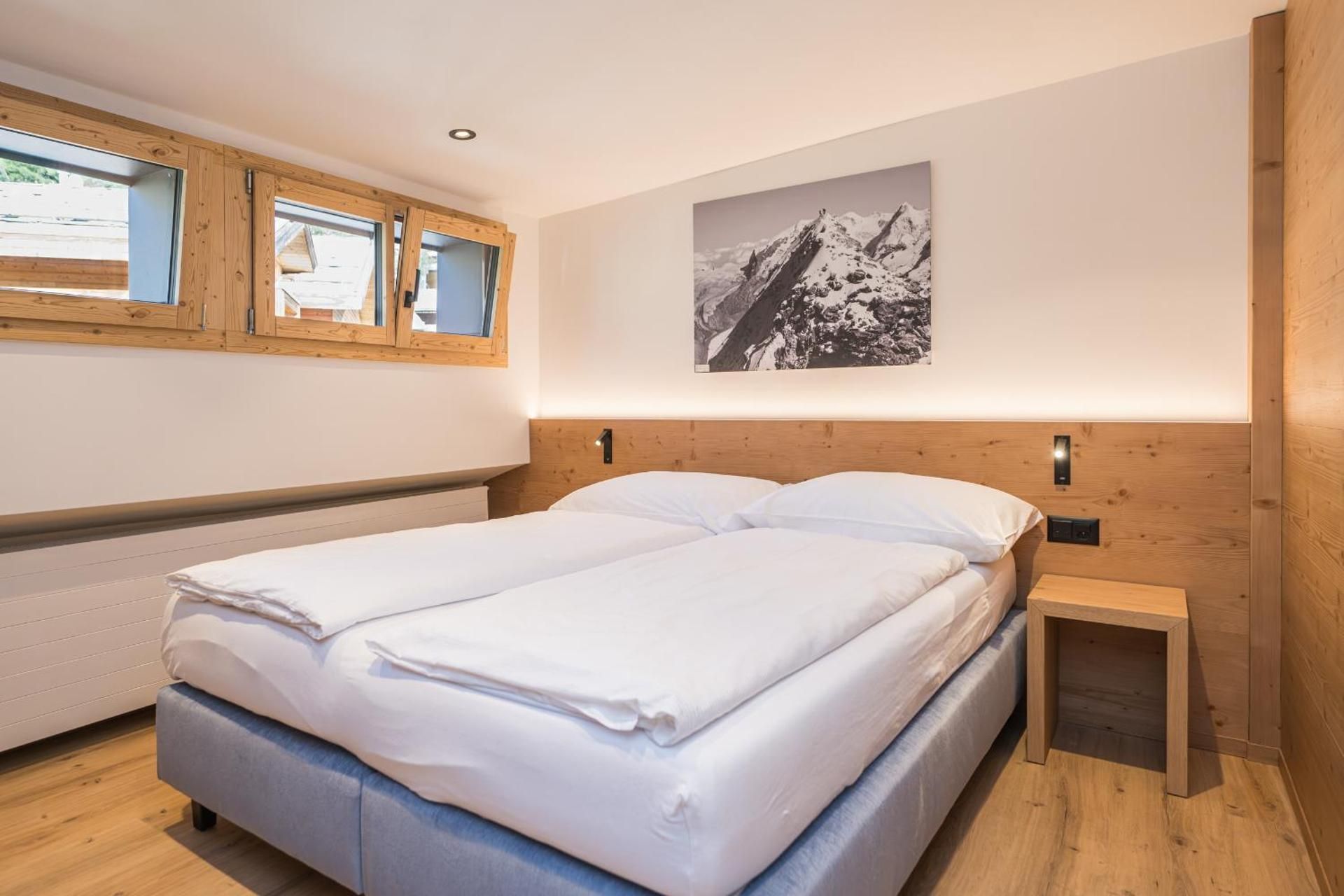 Hotel Bella Vista Zermatt Superior Queen Room 2