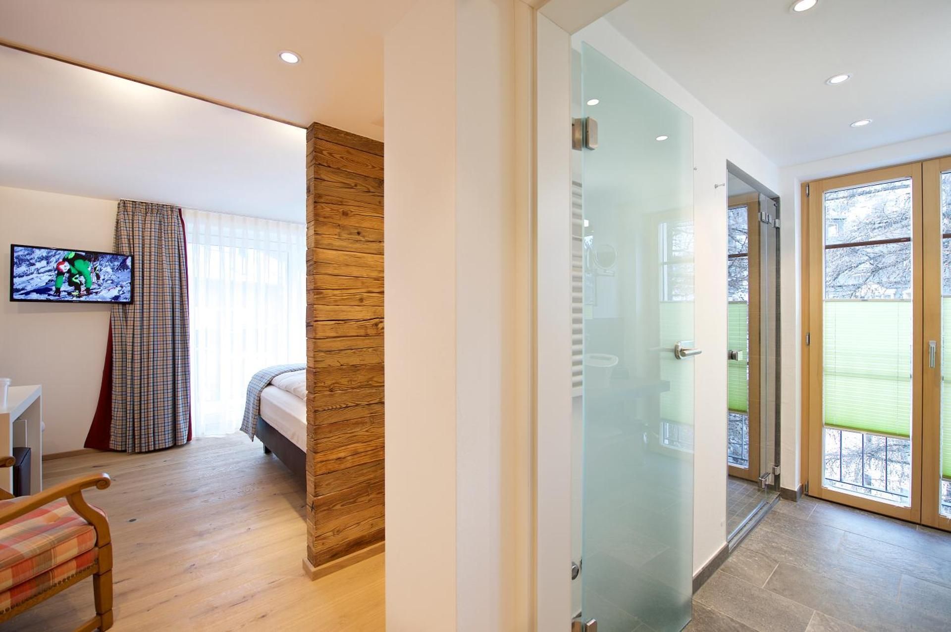 Panorama Double Room with Balcony and Matterhorn View