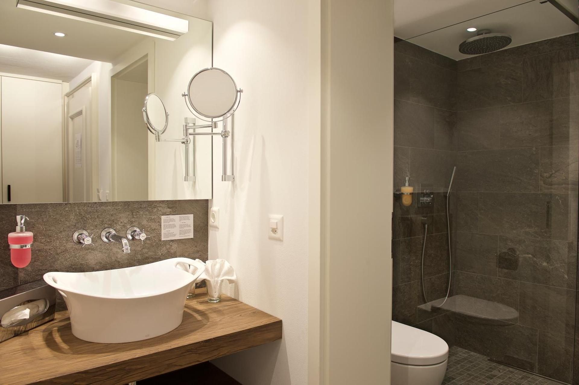 Romantic Double Room with Balcony and Matterhorn View