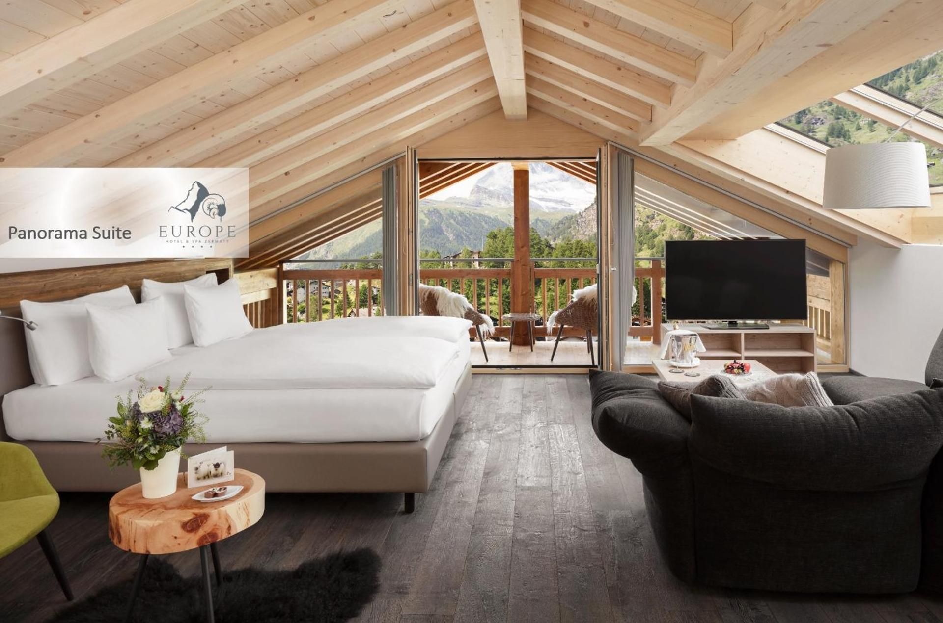 Suite with Mountain View