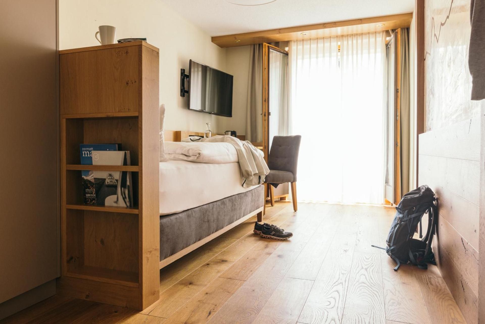 Single Room - Mountain View