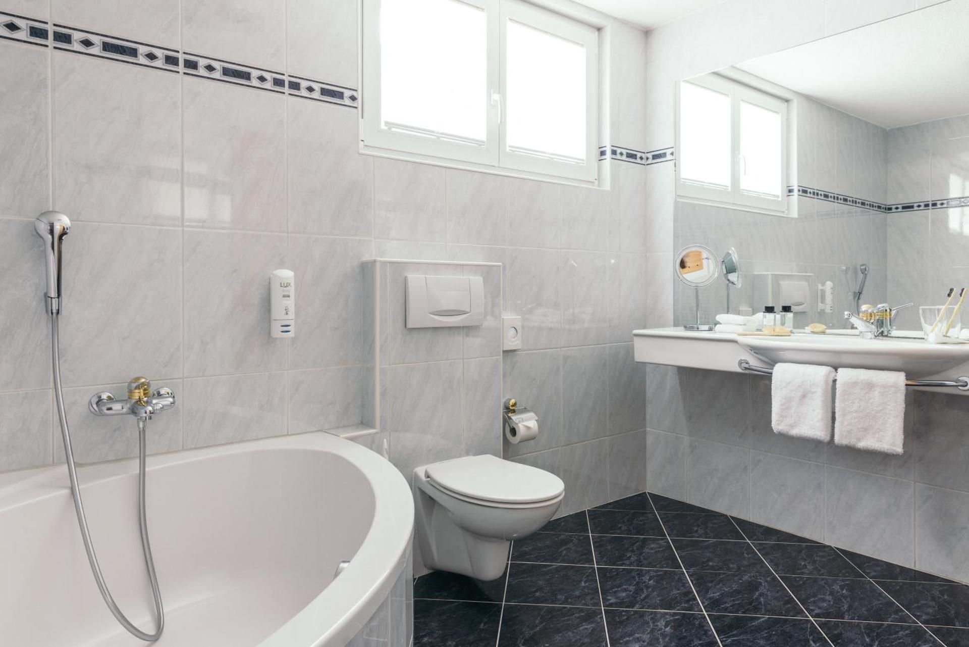 Hotel Couronne Superior Junior Suite with Matterhorn View 3