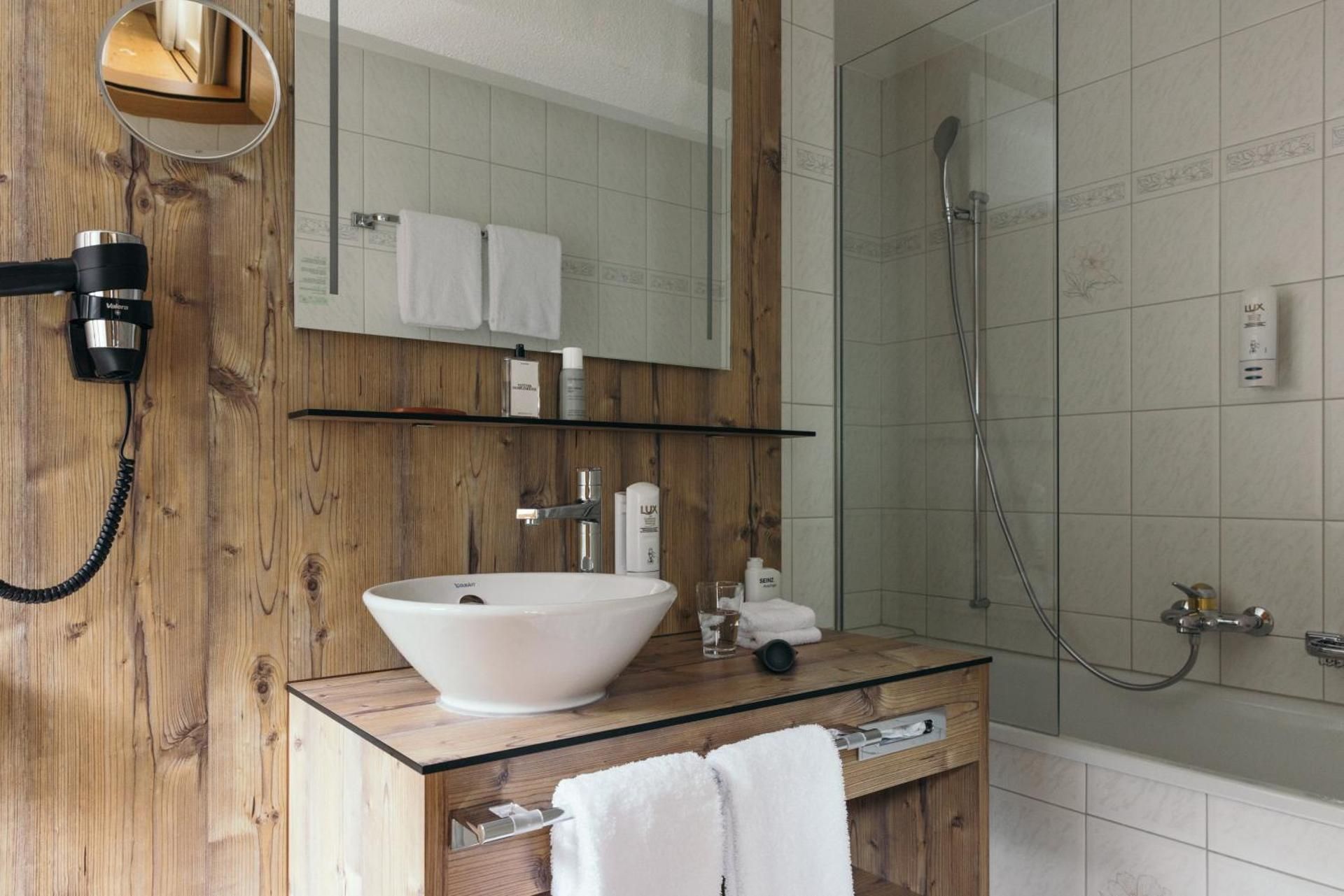 Hotel Couronne Superior Deluxe Double Room 3