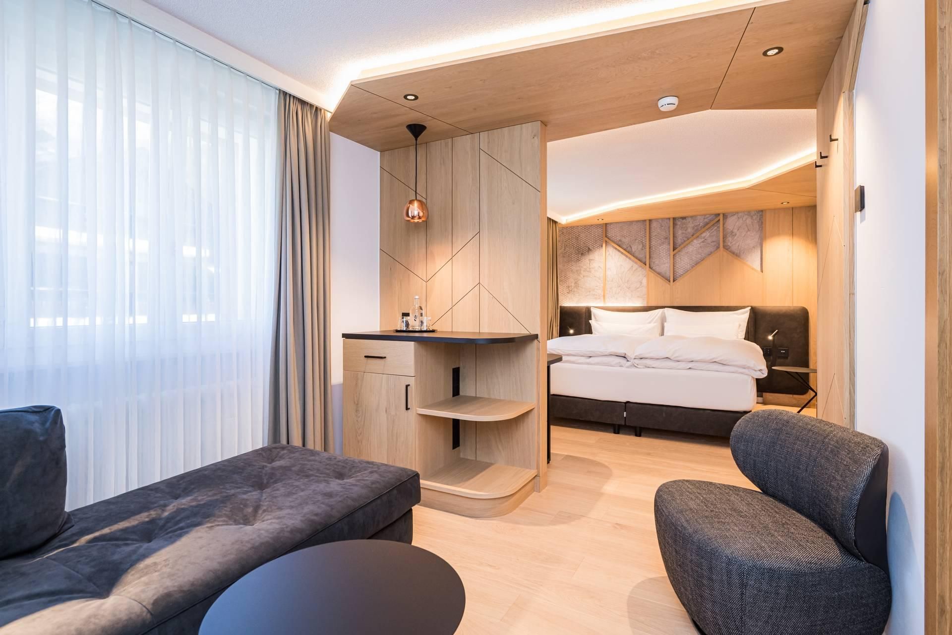 Hotel Couronne Superior Deluxe Double Room with Balcony 3