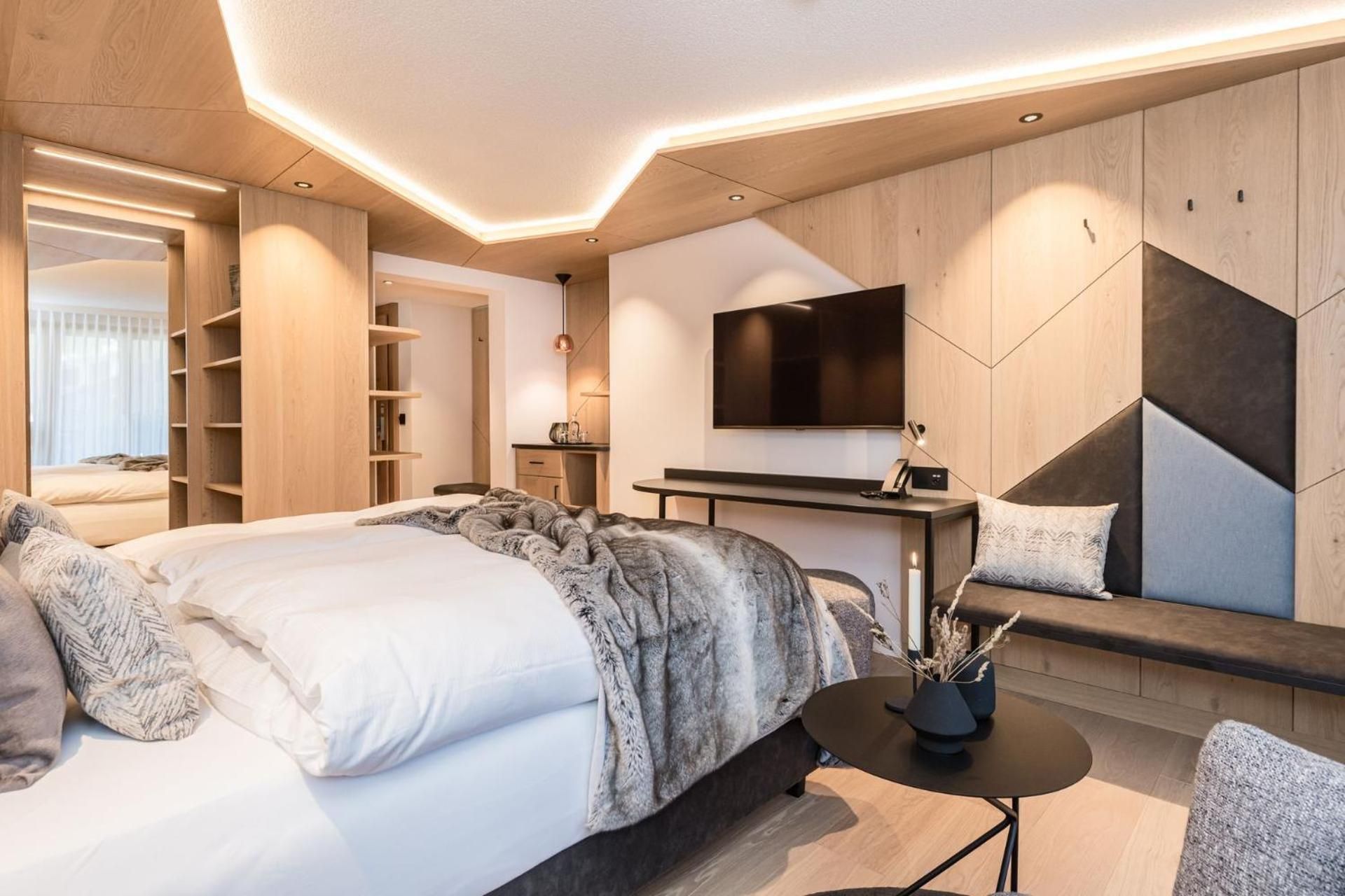 Hotel Couronne Superior Deluxe Double Room