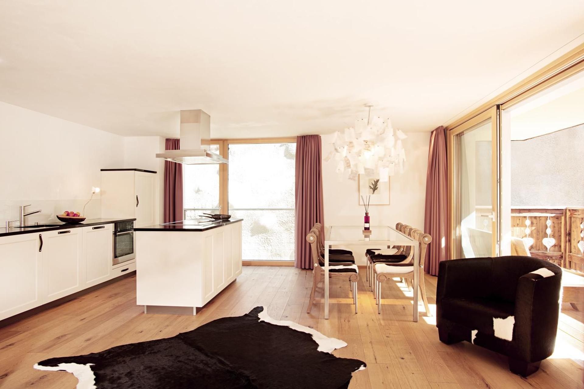 Firefly Luxury Suites Three-Bedroom Suite 3